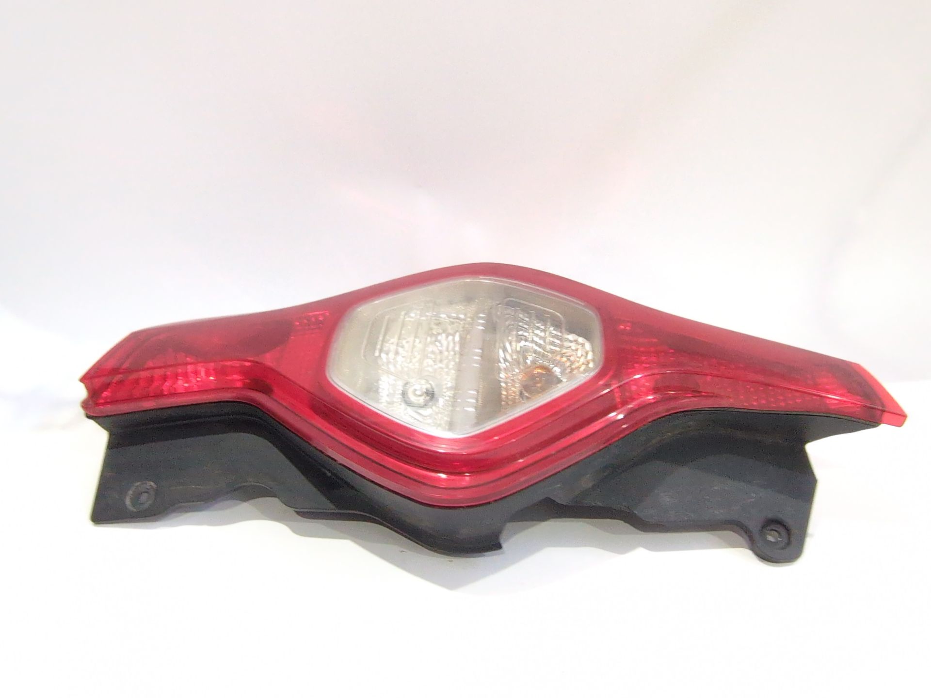 piloto_trasero_izquierdo_265558016r_90009115_dacia_lodgy_js_1_5_dci