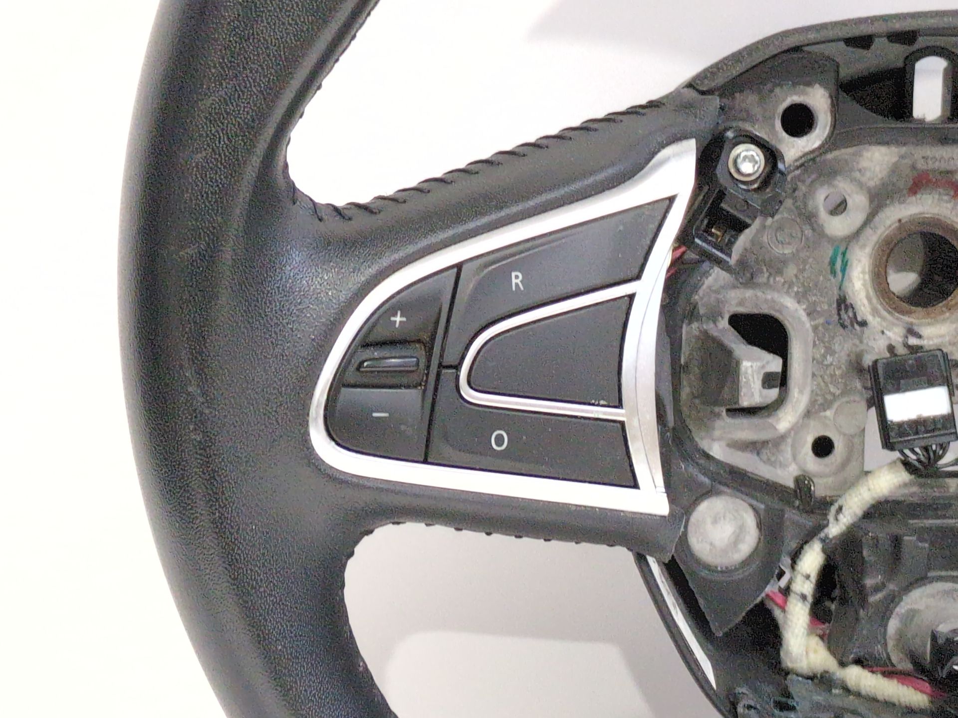 volante_484005825r_renault_megane_iv_hatchback_b9a_m_n_1_2_tce_130_b9mr