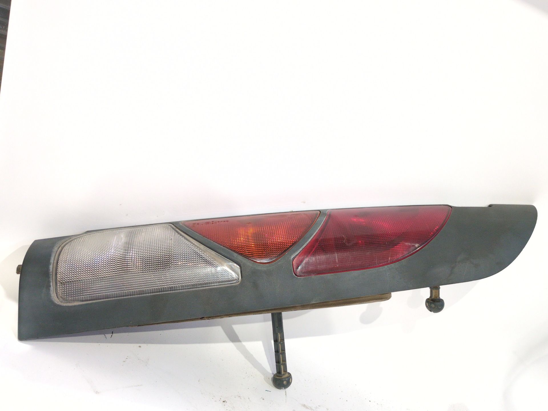 piloto_trasero_derecho_8200150621_valeo_2277_renault_kangoo_kc0_1_d_65_1_9_kc0e_kc02_kc0j_kc0n