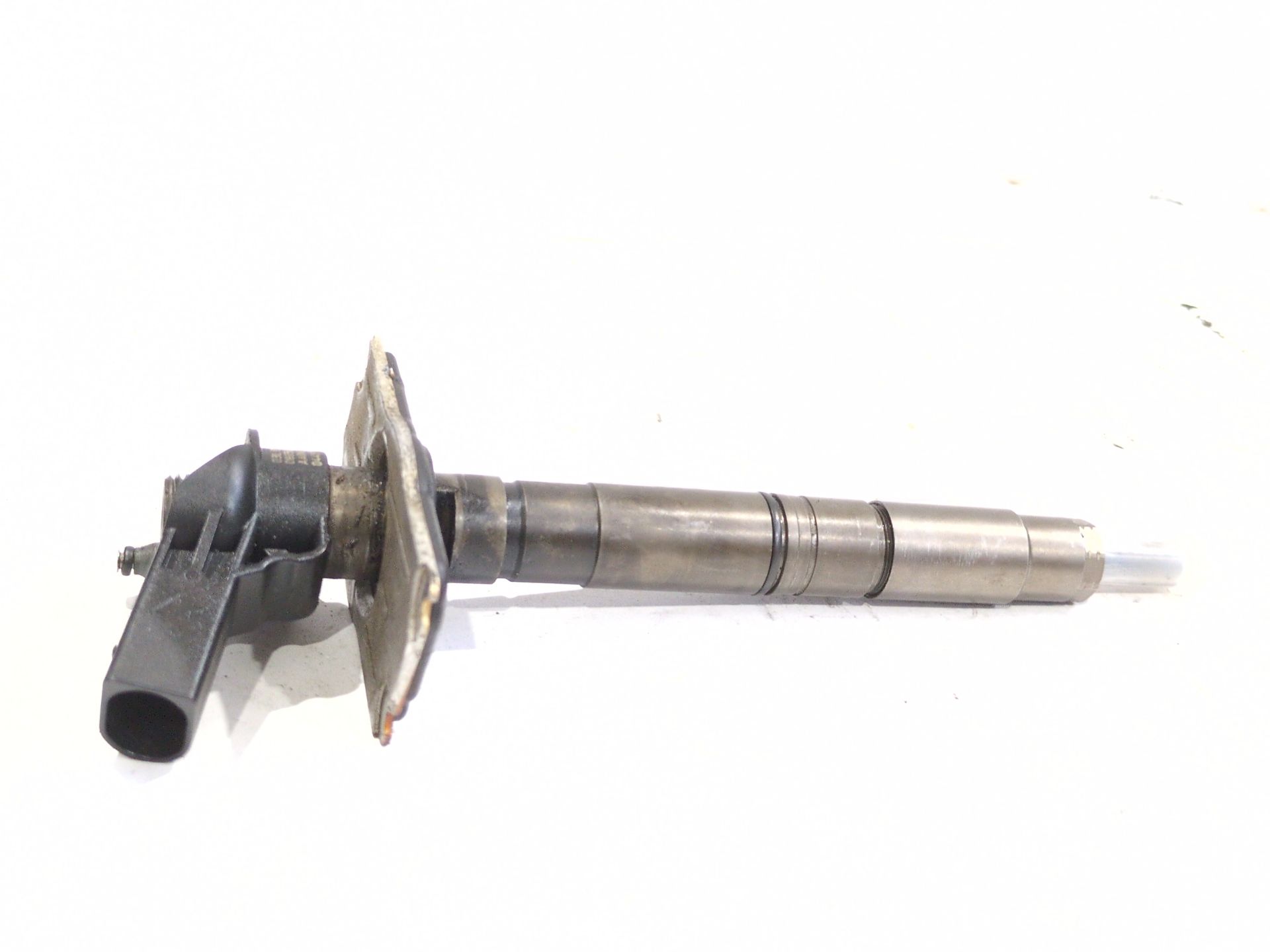 inyector_03l130277_03l_130_277_bbieawi_volkswagen_passat_b6_3c2_2_0_tdi_16v