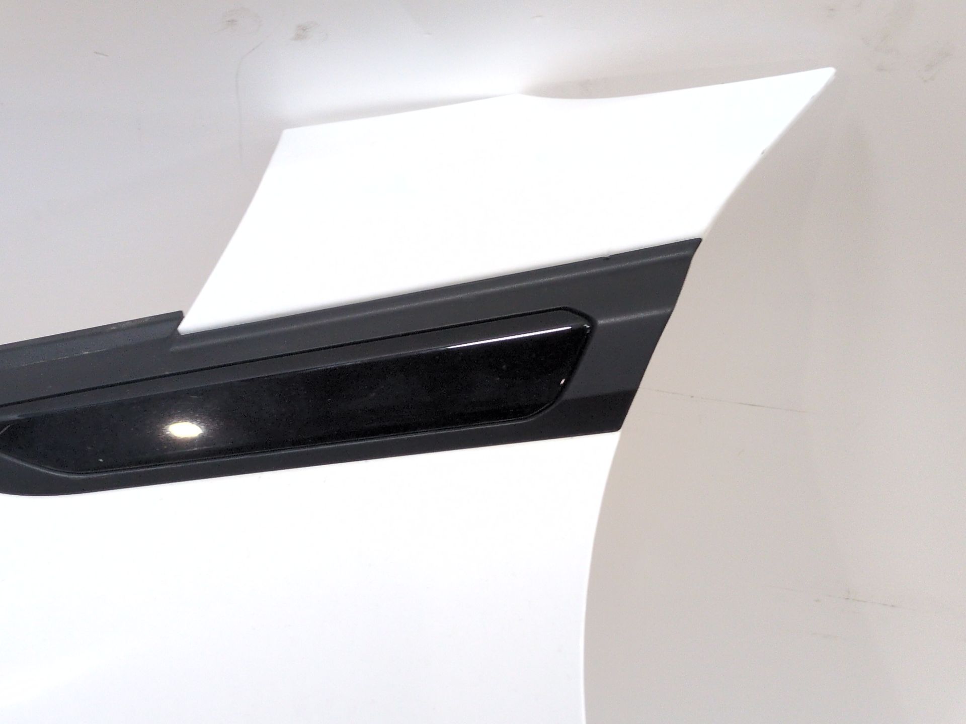 aleta_delantera_izquierda_9825439180_98_254_391_80_color_de_carroceria_ewp_pintura_blanco_banquise_peugeot_2008_ii_ud_us_uy_uj_u