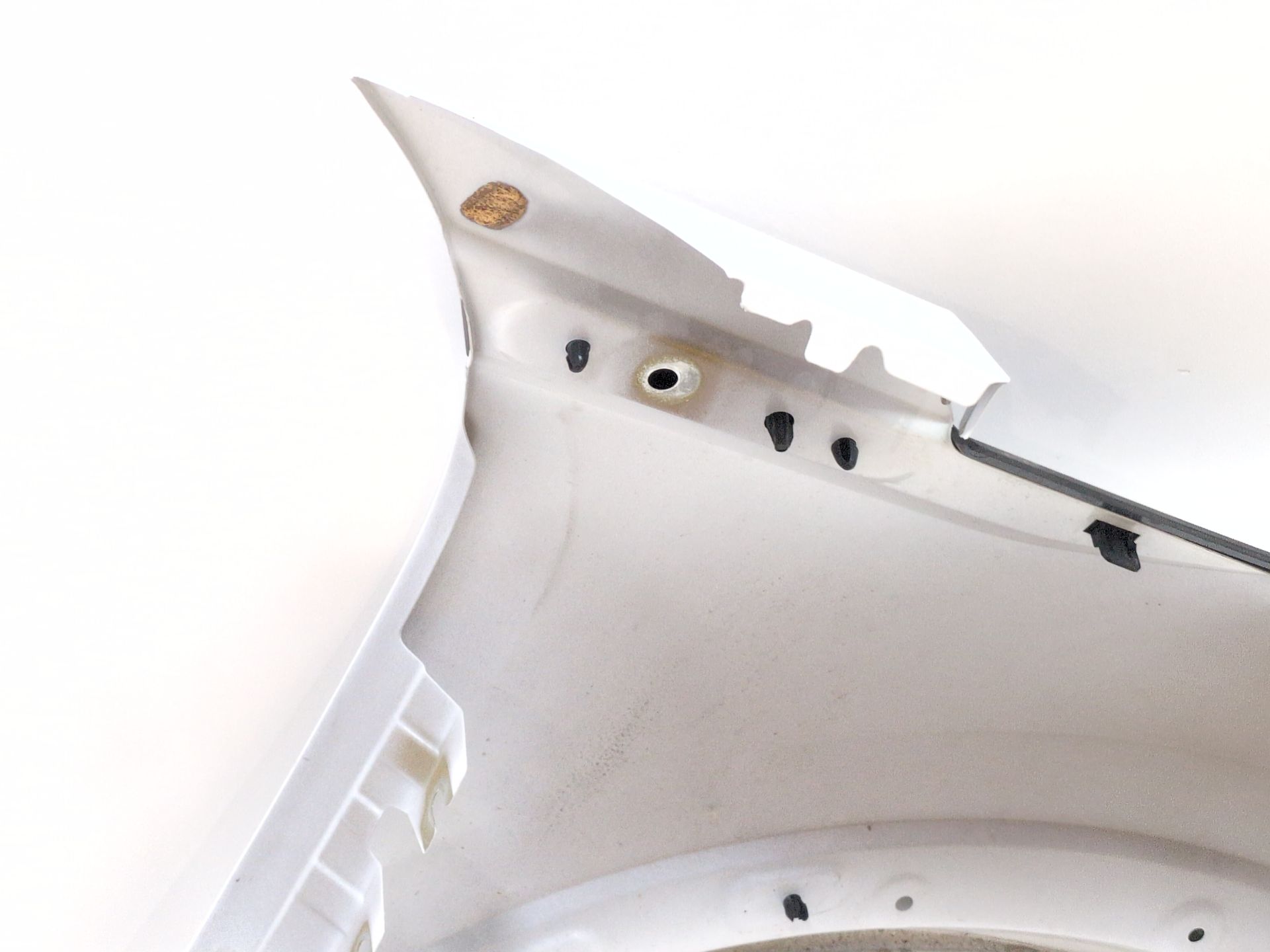 aleta_delantera_izquierda_9825439180_98_254_391_80_color_de_carroceria_ewp_pintura_blanco_banquise_peugeot_2008_ii_ud_us_uy_uj_u