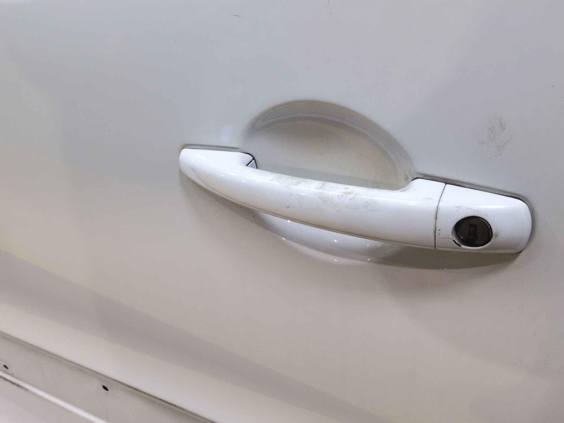 puerta_delantera_izquierda_9002z3_9002_z3_color_de_carroceria_ewp_pintura_blanco_banquise_peugeot_partner_tepee_1_6_bluehdi_100