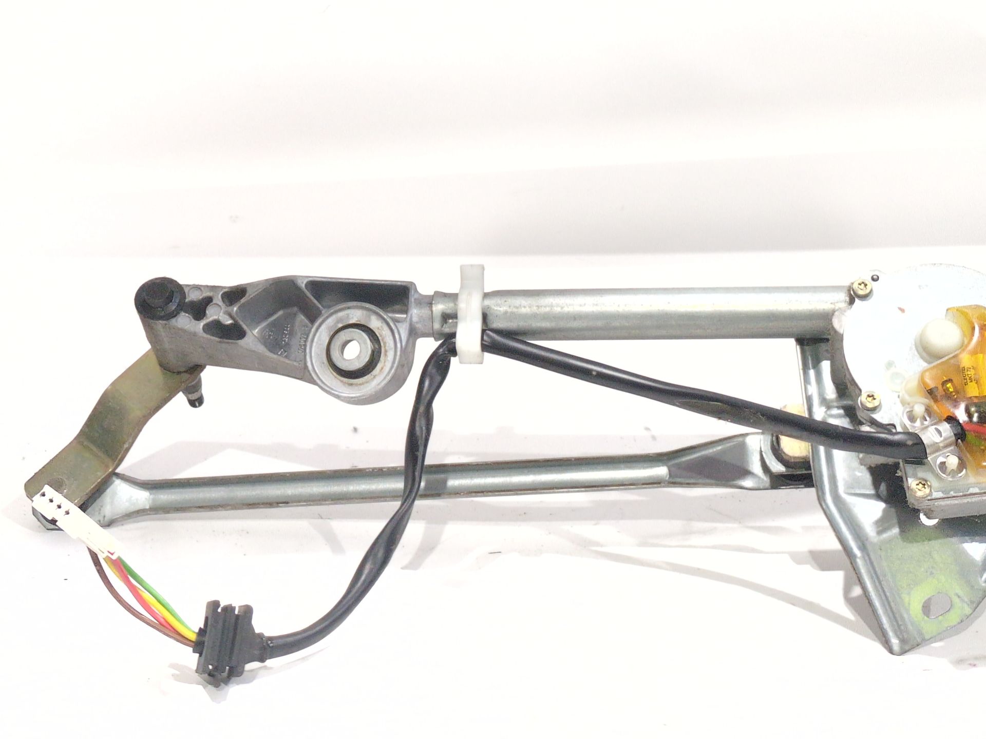 motor_limpia_delantero_a2038200342_a_203_820_03_42_4493a_mercedes_benz_clase_c_w203_c_320_4_matic_203_084