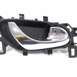 maneta_interior_delantera_derecha_806704ea0a_nissan_qashqai_1_5_dci_acenta_4x2