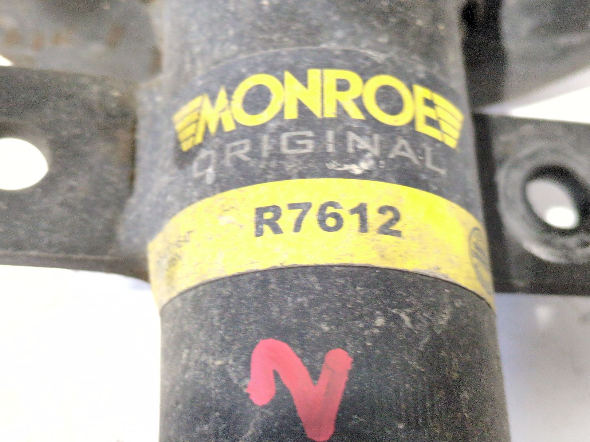 amortiguador_delantero_izquierdo_543029762r_renault_kangoo_express_fw0_1_1_5_dci_75_fw07_fw10_fw04