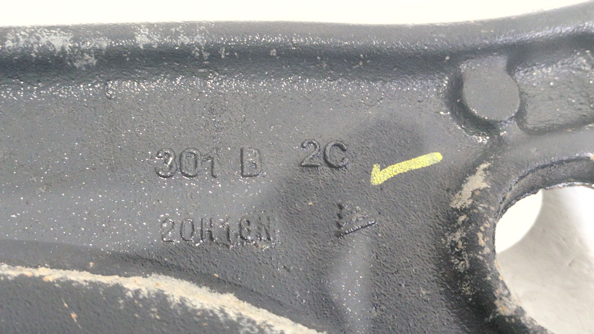 brazo_suspension_inferior_delantero_derecho_301b2c_20h18n_renault_master_iii_furgoneta_fv_2_3_dci_135_rwd_fv0n