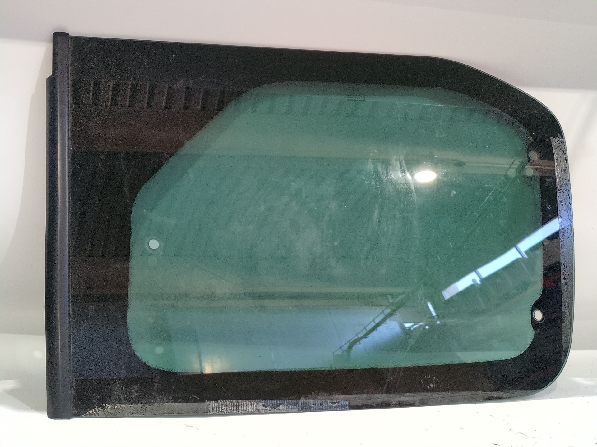 cristal_ventana_trasera_izquierda_8569vk_8569_vk_43r004523_peugeot_partner_tepee_1_6_bluehdi_100