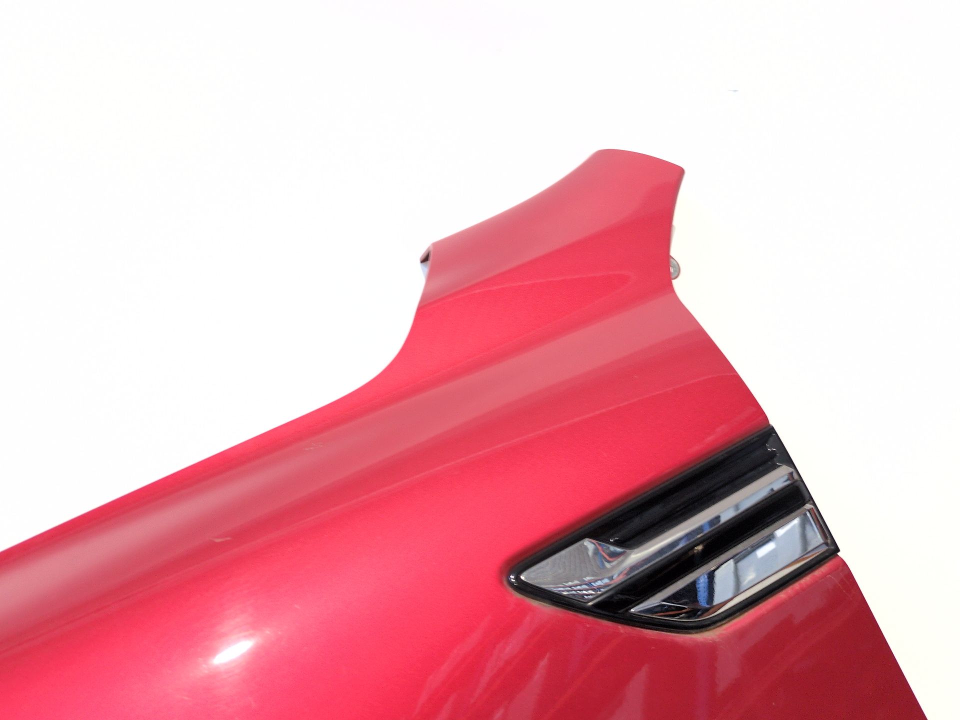 aleta_delantera_izquierda_631017236r_red_flame_tennp_renault_arkana_i_lcm_ldn_1_3_tce_140_ldn0