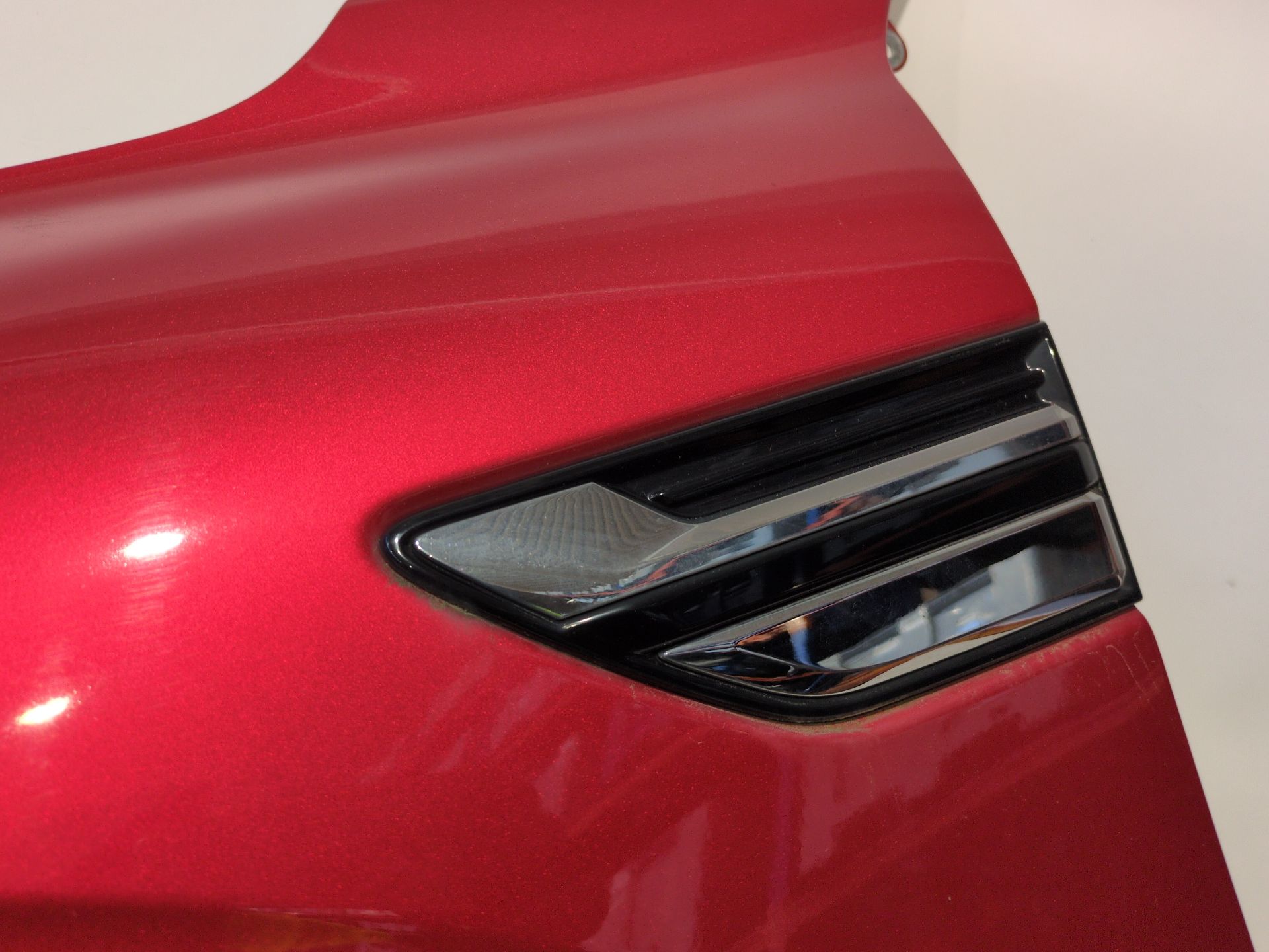 aleta_delantera_izquierda_631017236r_red_flame_tennp_renault_arkana_i_lcm_ldn_1_3_tce_140_ldn0