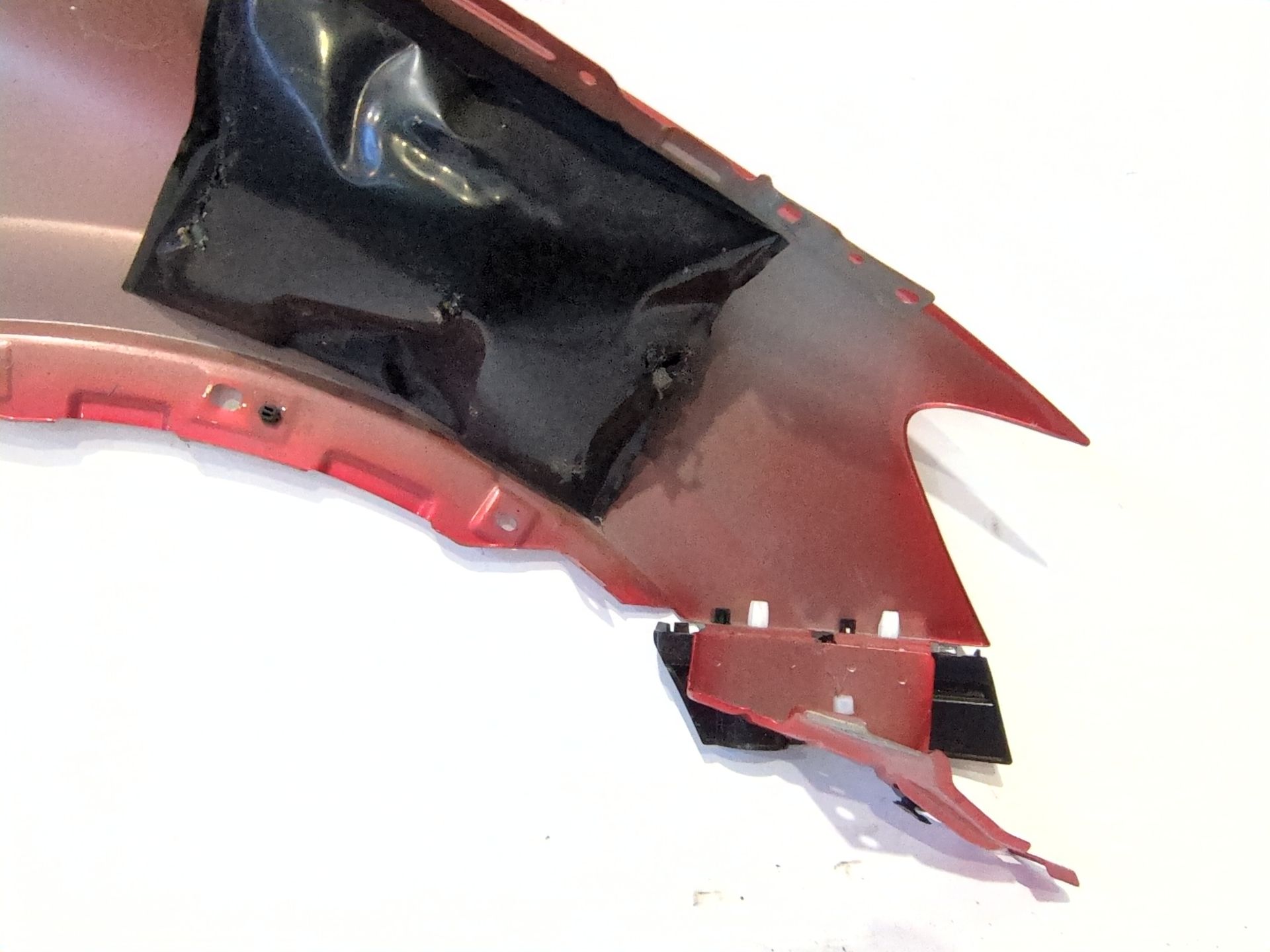 aleta_delantera_izquierda_631017236r_red_flame_tennp_renault_arkana_i_lcm_ldn_1_3_tce_140_ldn0