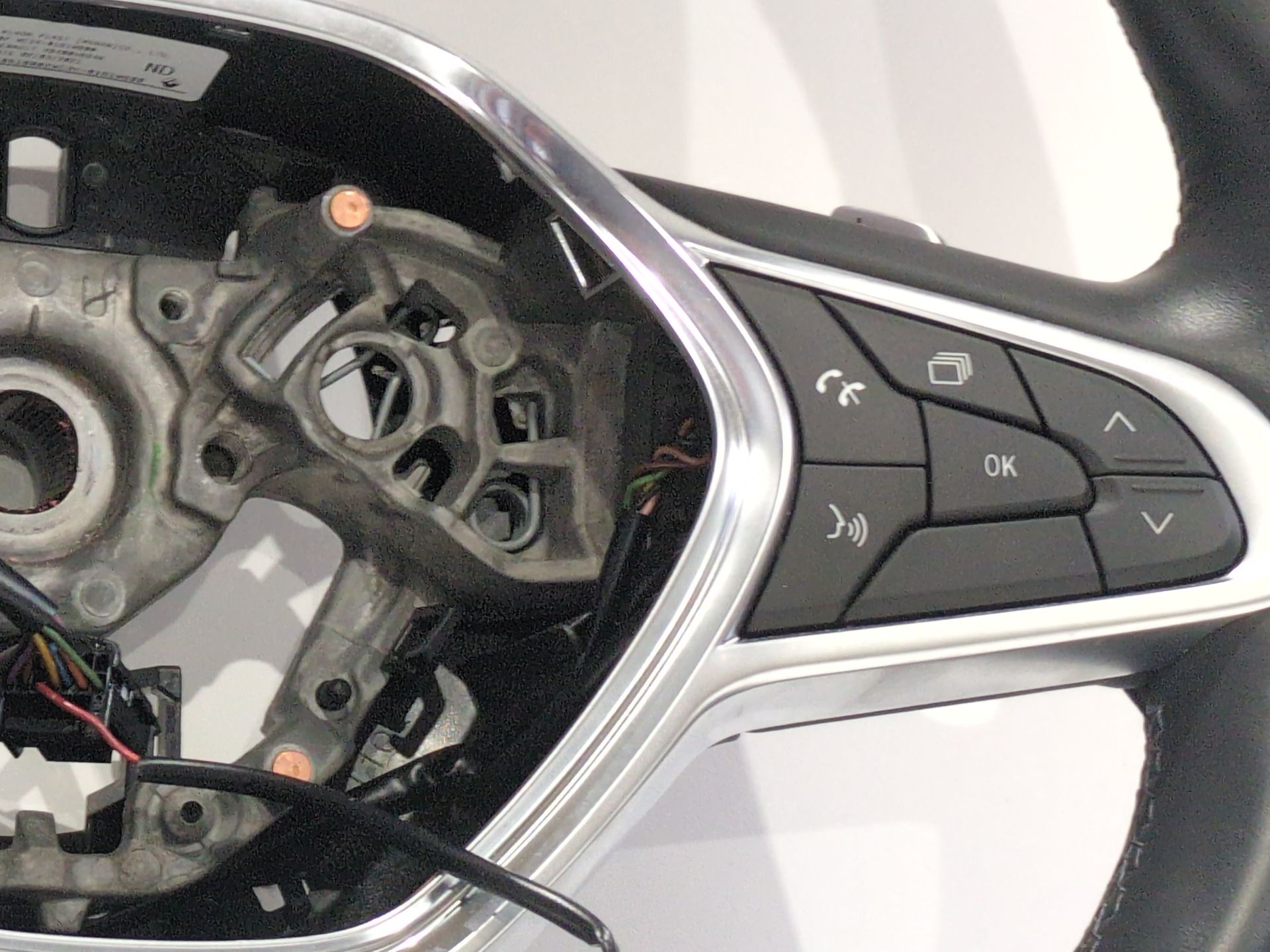 volante_484005864r_renault_arkana_i_lcm_ldn_1_3_tce_140_ldn0