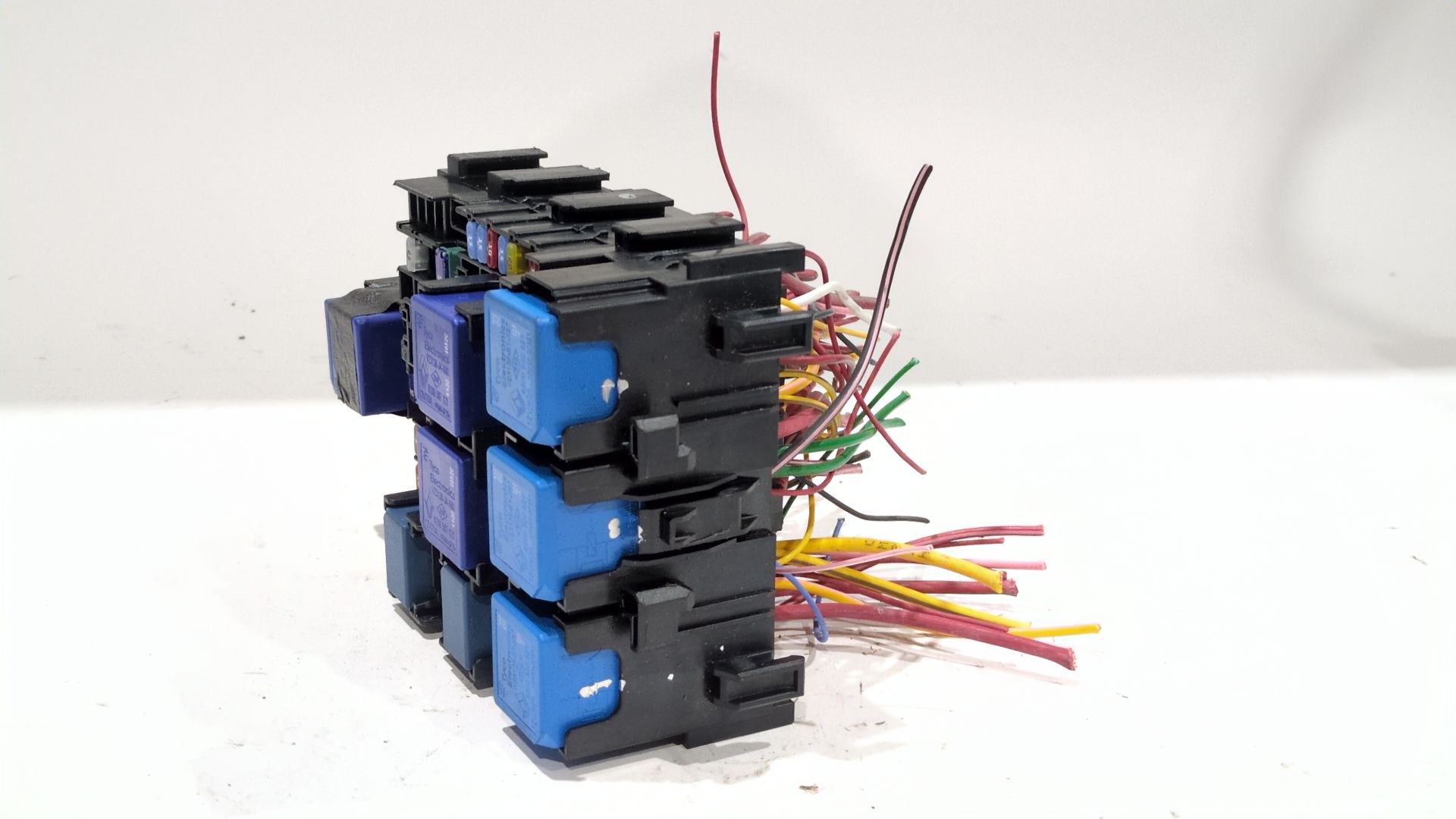 caja_reles_fusibles_sin_referencia_dacia_jogger_rk_1_0_tce_110_rkmd