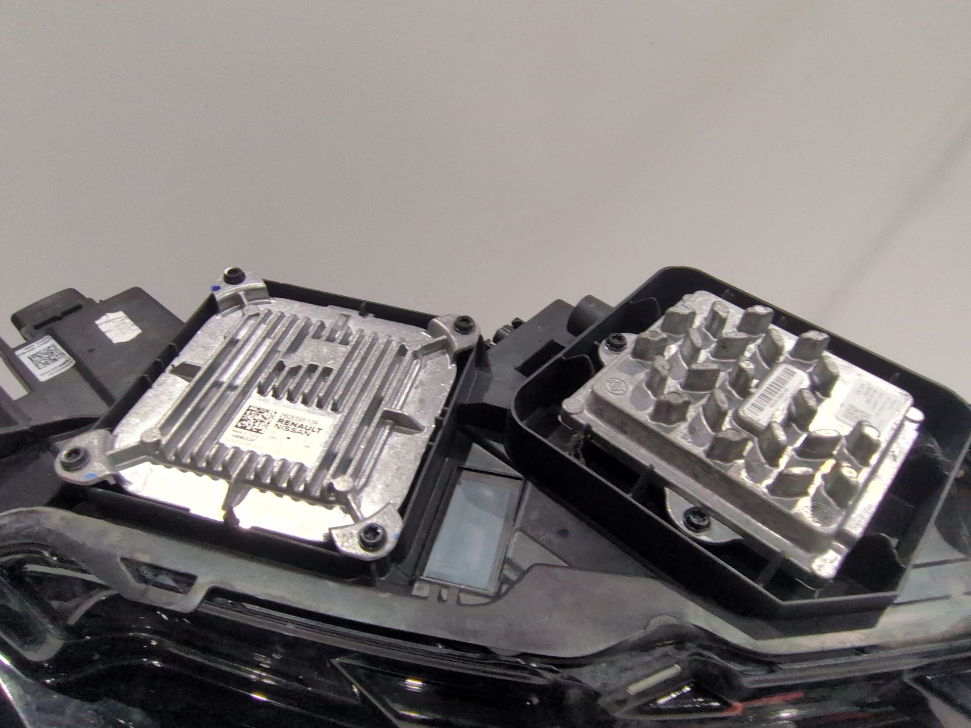 faro_izquierdo_260606163r_la9751001i_renault_rafale_dhn_rafale_dhn_full_hybrid_hev_hyb05