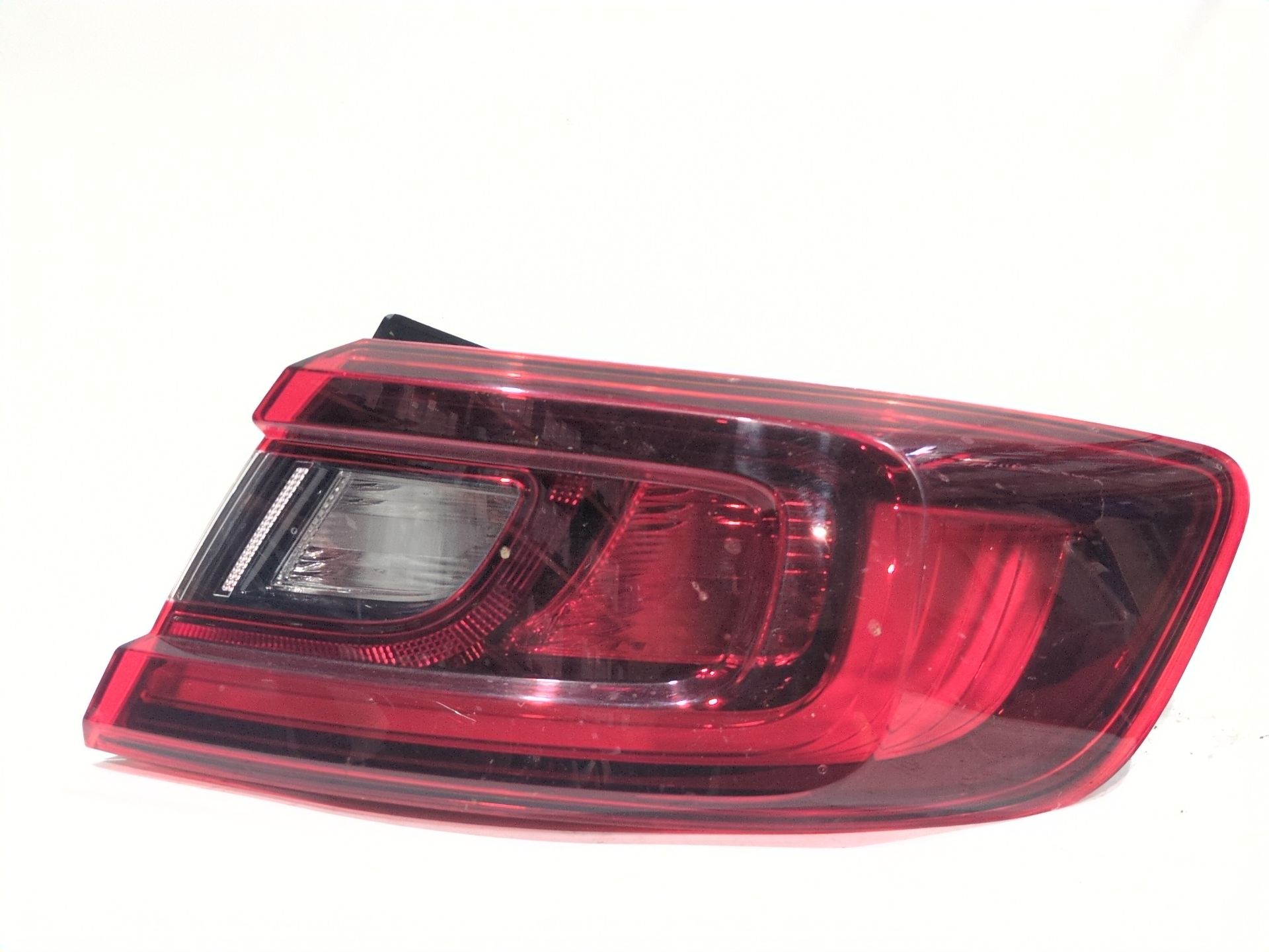 piloto_trasero_derecho_exterior_265500964r_renault_arkana_i_lcm_ldn_1_3_tce_140_ldn0