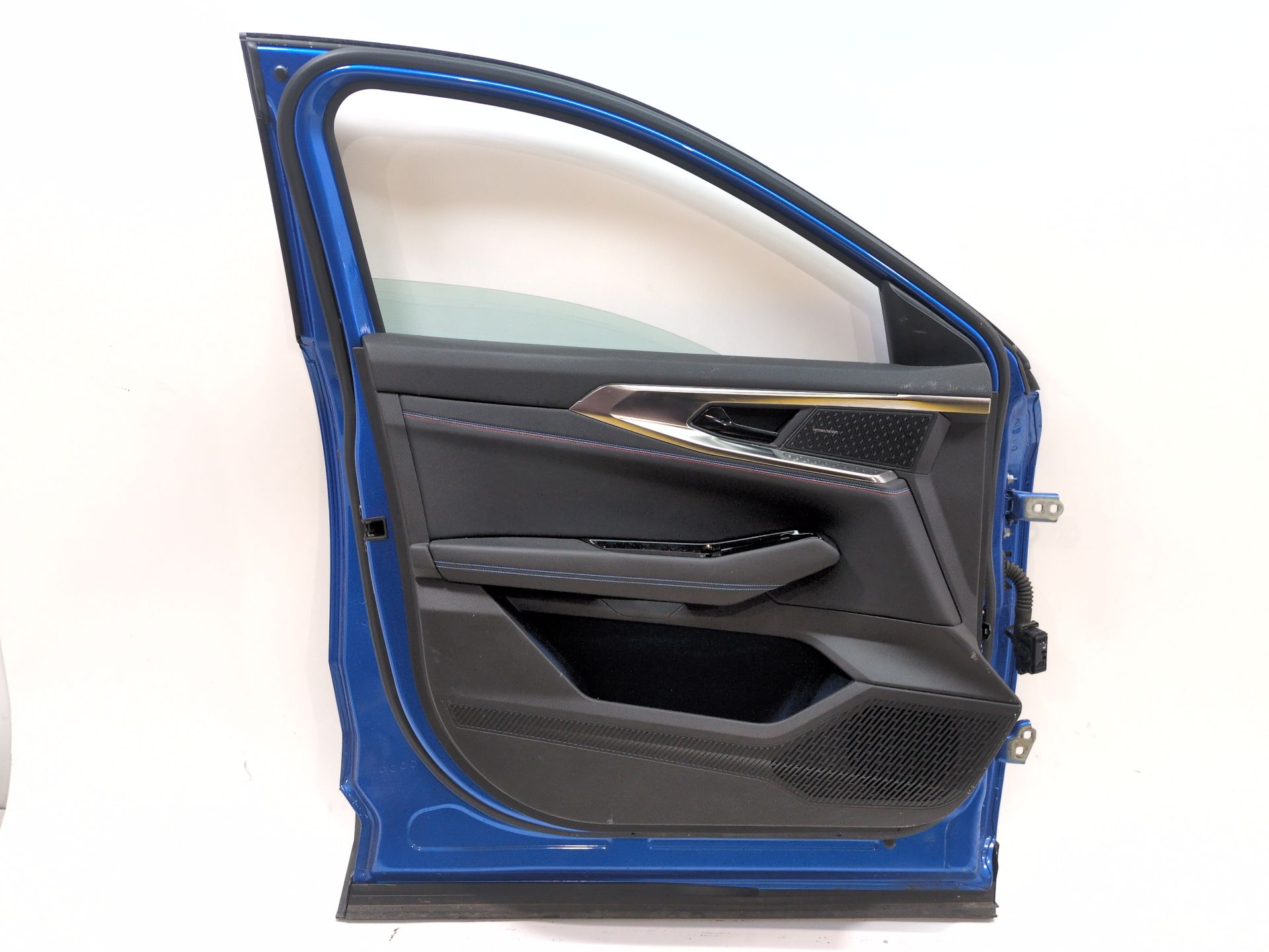 puerta_delantera_izquierda_801011342r_main_color_blue_alpine_2_ptrrk_renault_rafale_dhn_rafale_dhn_full_hybrid_hev_hyb05