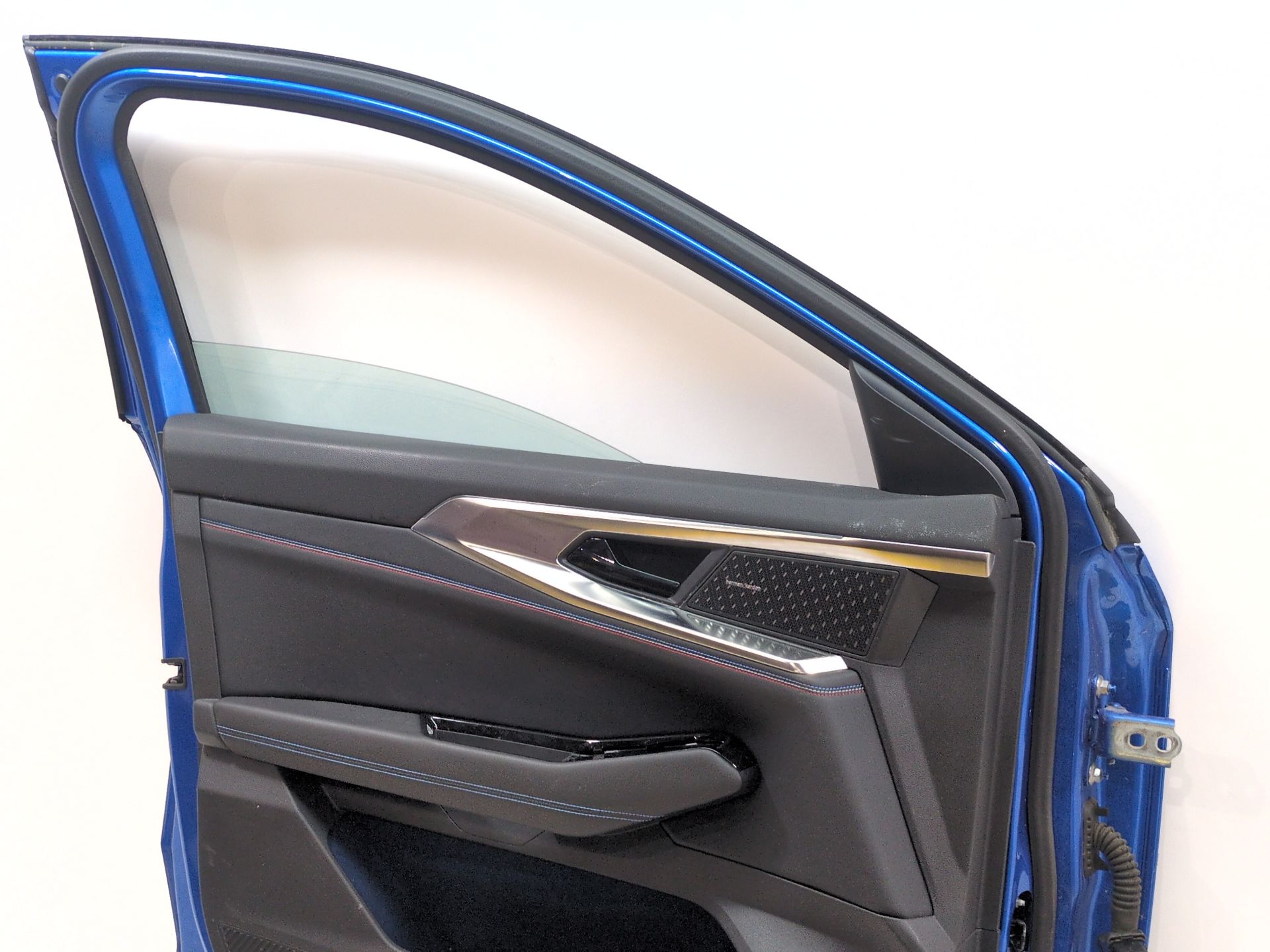 puerta_delantera_izquierda_801011342r_main_color_blue_alpine_2_ptrrk_renault_rafale_dhn_rafale_dhn_full_hybrid_hev_hyb05