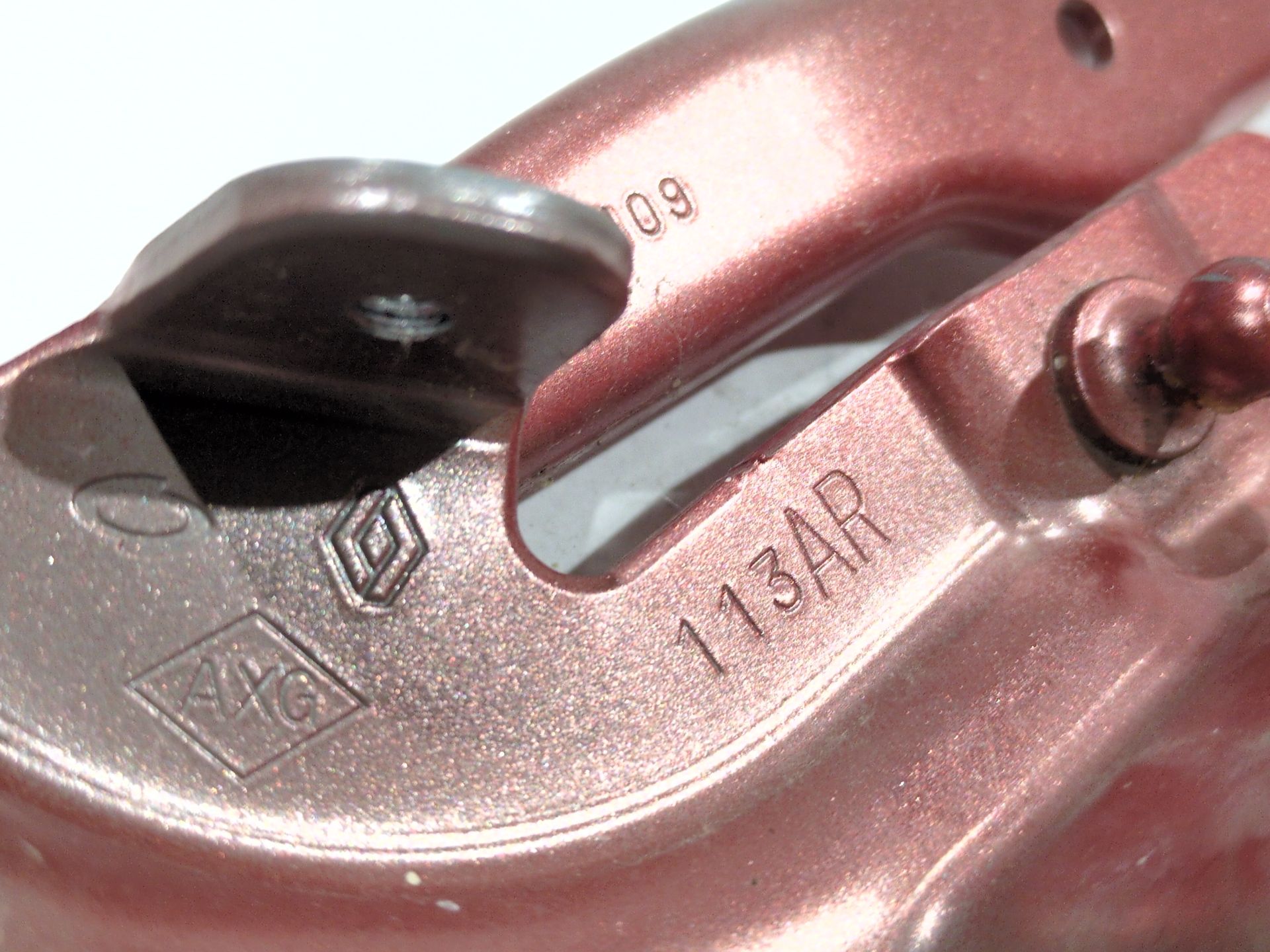 bisagra_capot_delantero_derecho_663502286r_renault_arkana_i_lcm_ldn_1_3_tce_140_ldn0