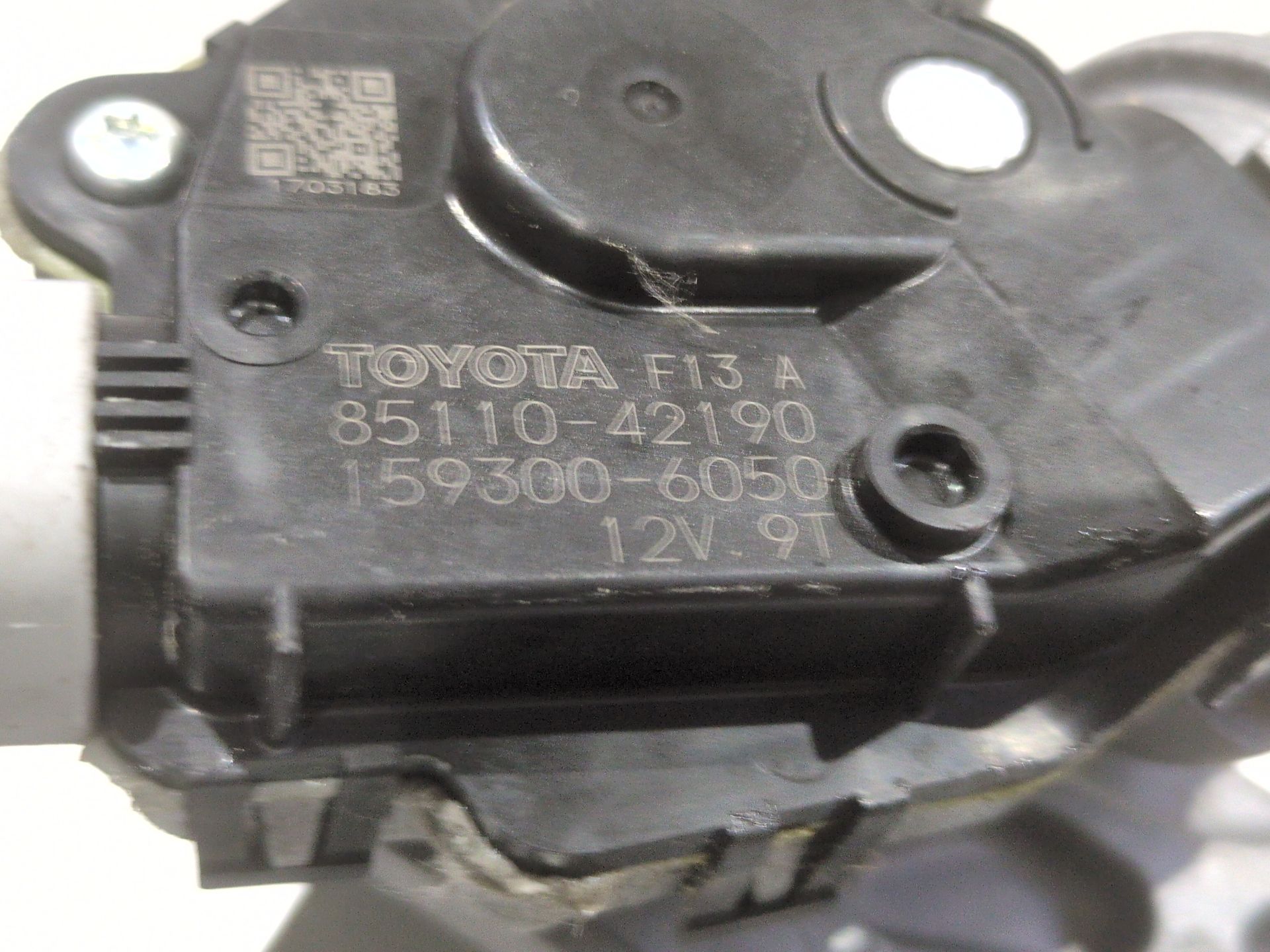 motor_limpia_delantero_8511042190_toyota_rav_4_iv_a4_2_5_hybrid_ava42