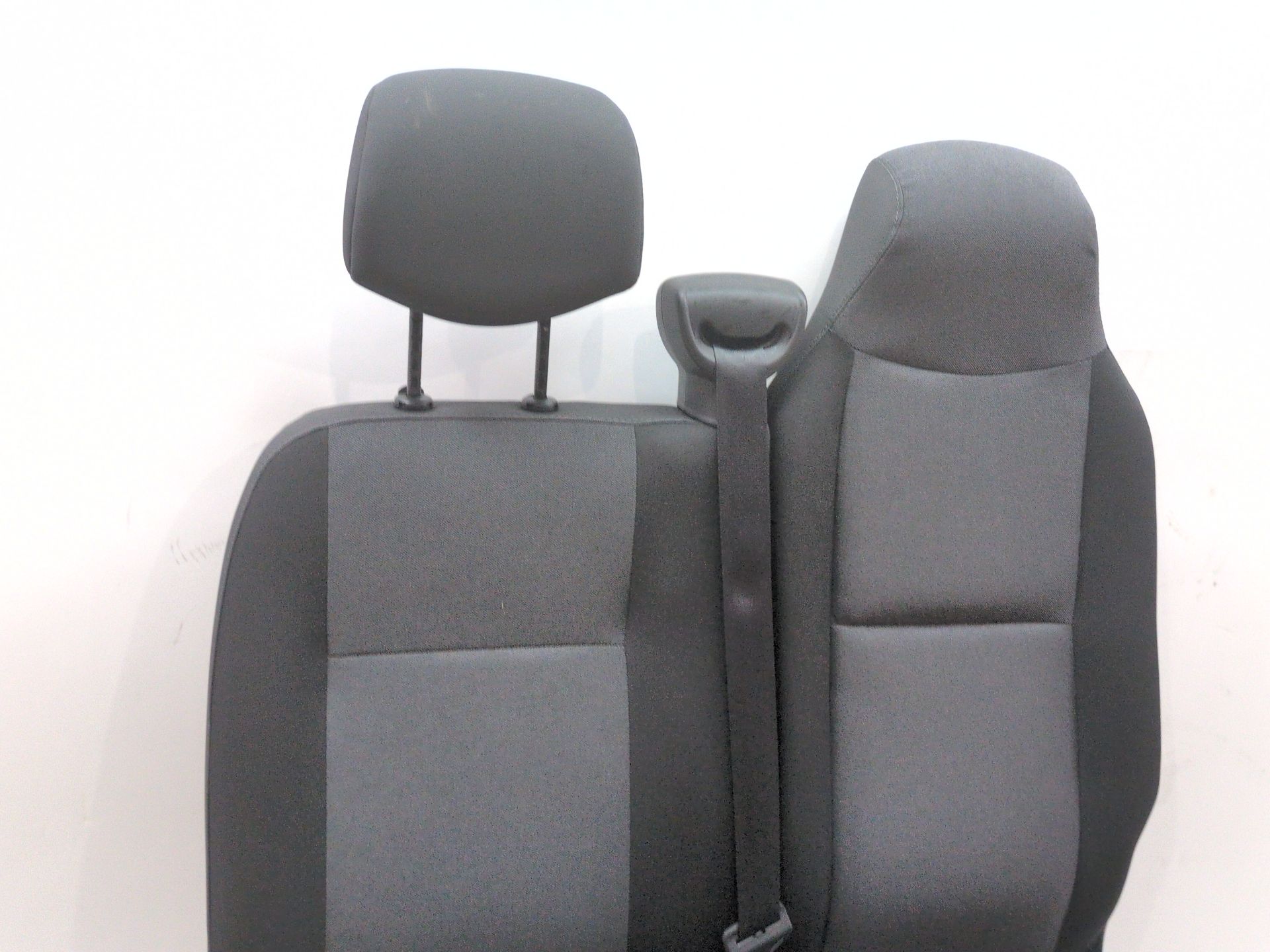 asiento_delantero_medio_y_derecho_870n16578r_873707908r_873707908r_renault_master_iii_furgoneta_fv_2_3_dci_145_rwd_fv0e_fv0f_fv0