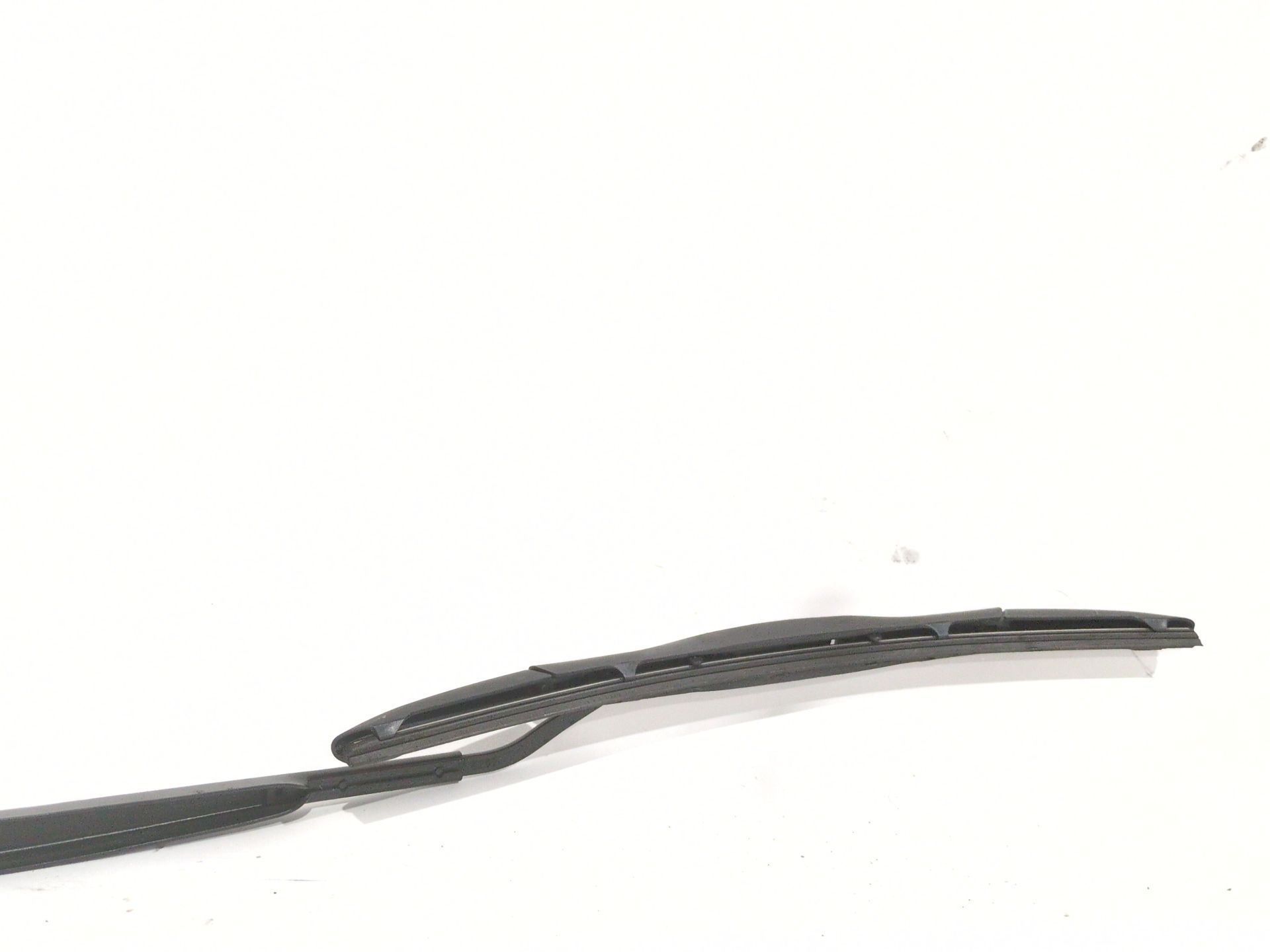 brazo_limpia_delantero_derecho_8521142140_toyota_rav_4_iv_a4_2_5_hybrid_ava42