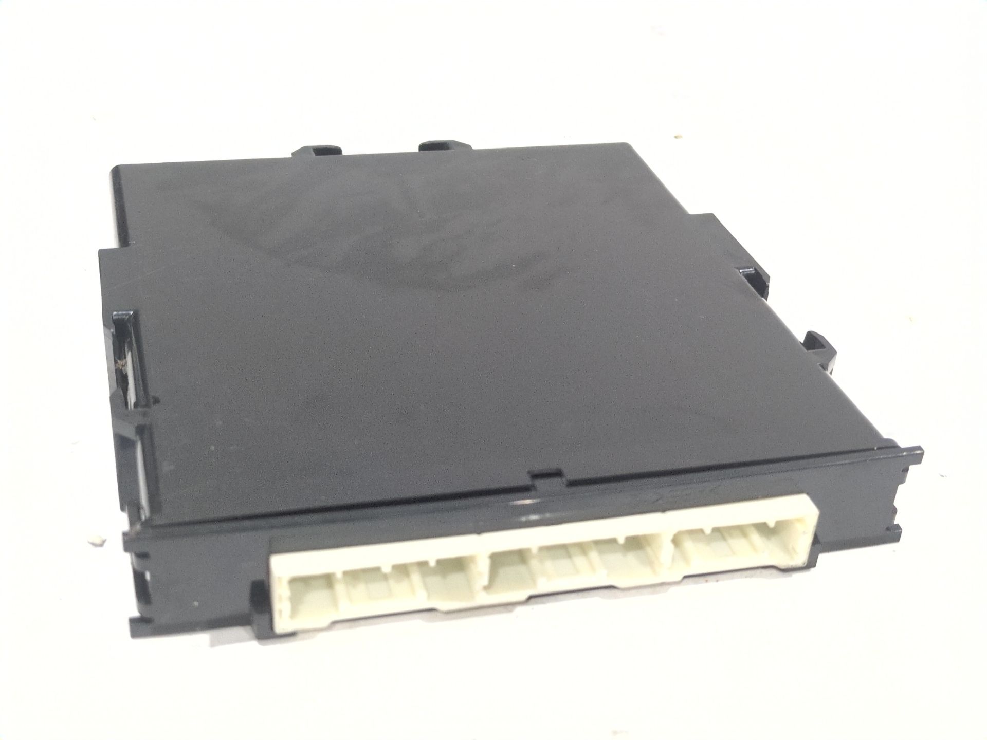 modulo_electronico_8999042091_2329005771_toyota_rav_4_iv_a4_2_5_hybrid_ava42