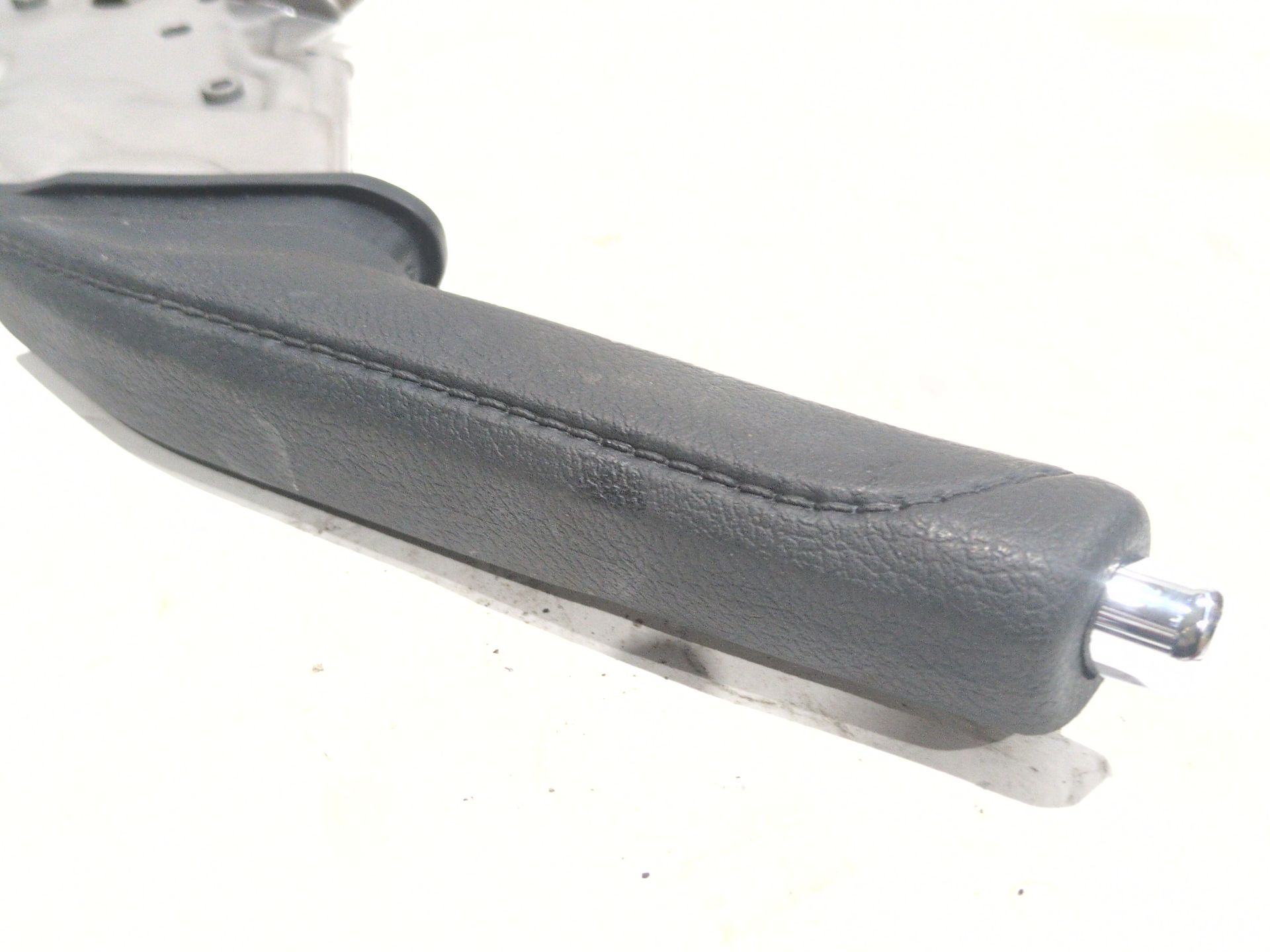 palanca_freno_de_mano_6921b0253c_toyota_rav_4_iv_a4_2_5_hybrid_ava42