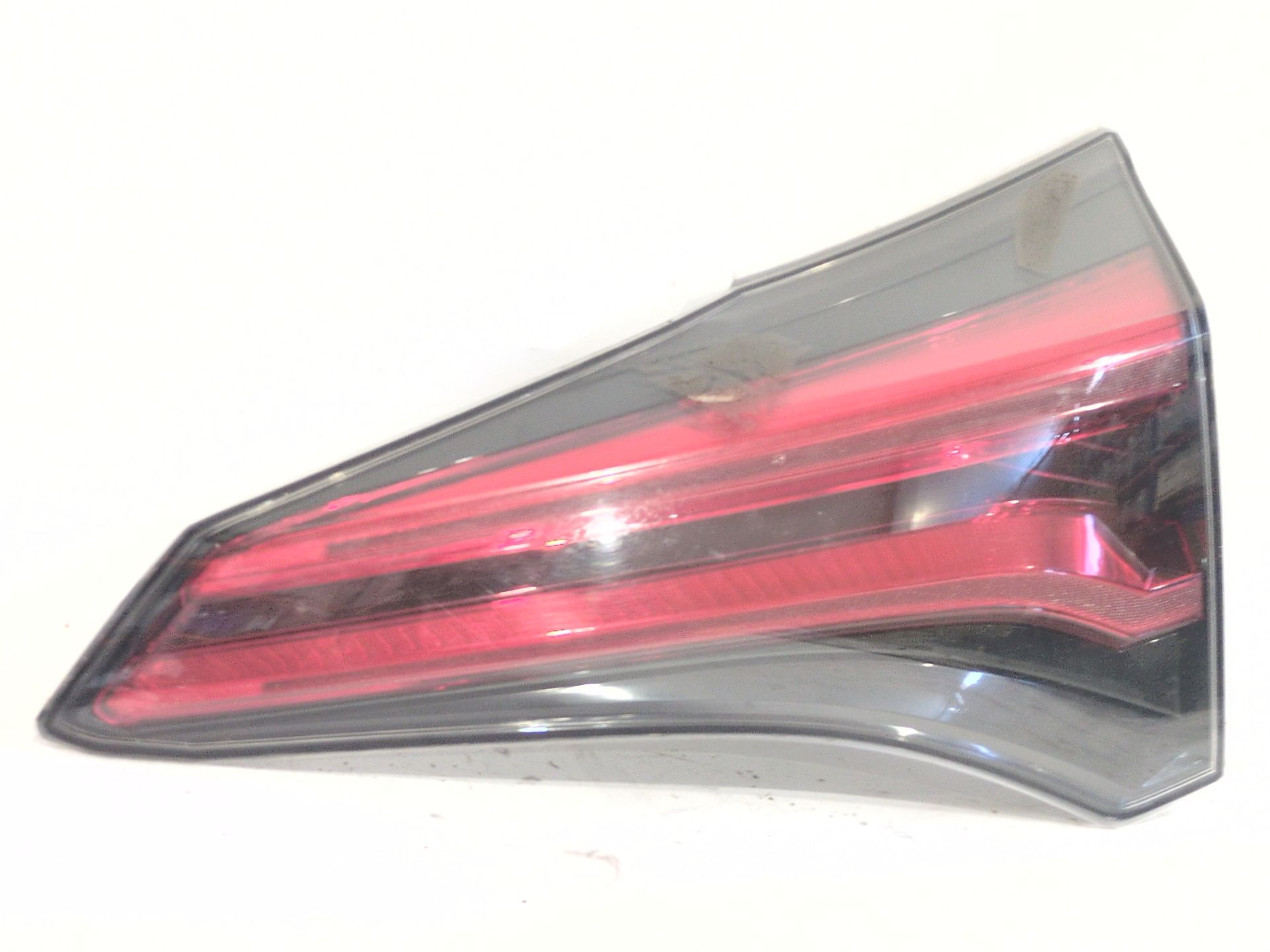 piloto_trasero_derecho_interior_8158042031_toyota_rav_4_iv_a4_2_5_hybrid_ava42