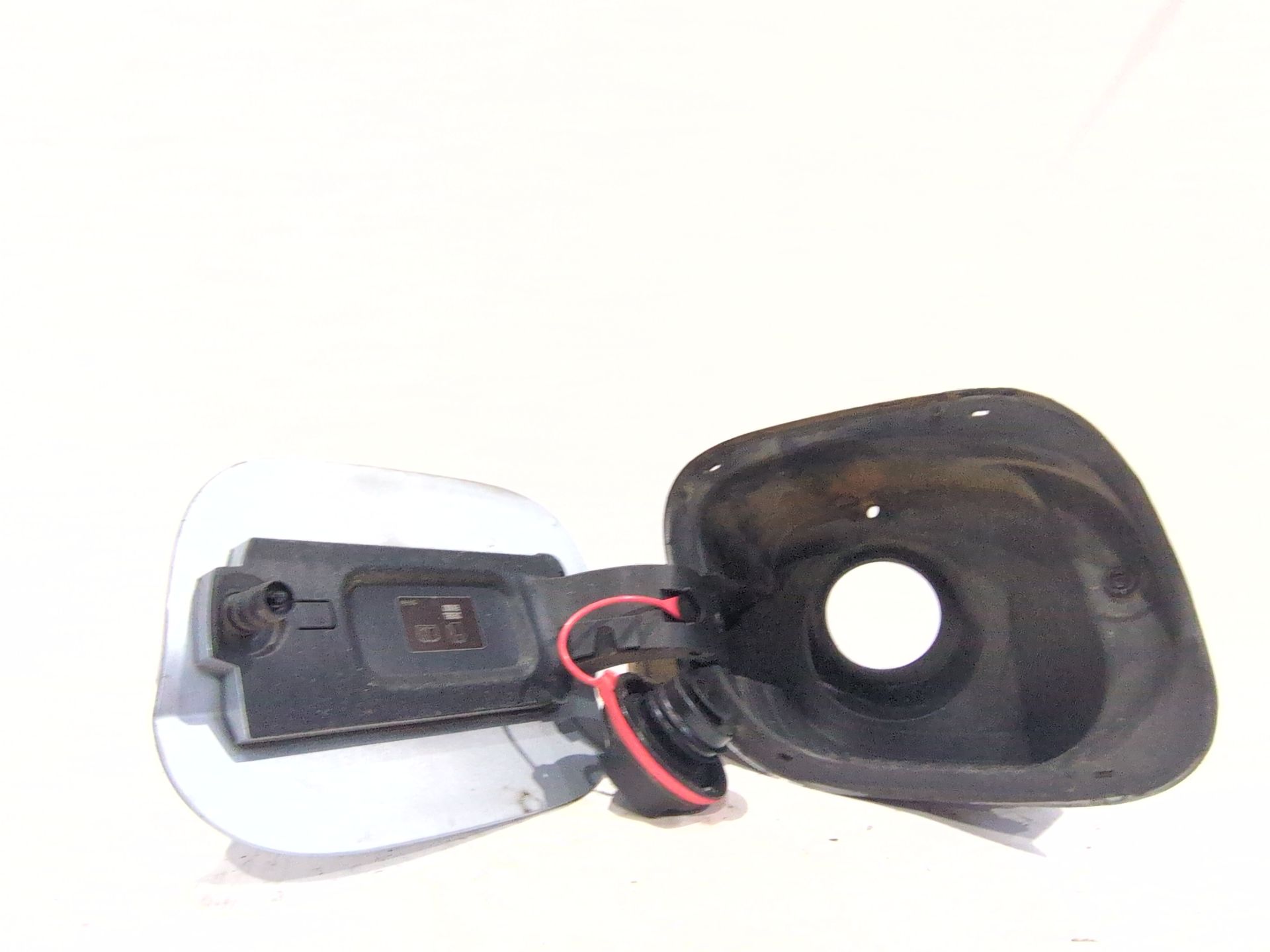 tapa_exterior_combustible_585301_opel_astra_k_sports_tourer_b16_1_6_cdti_35