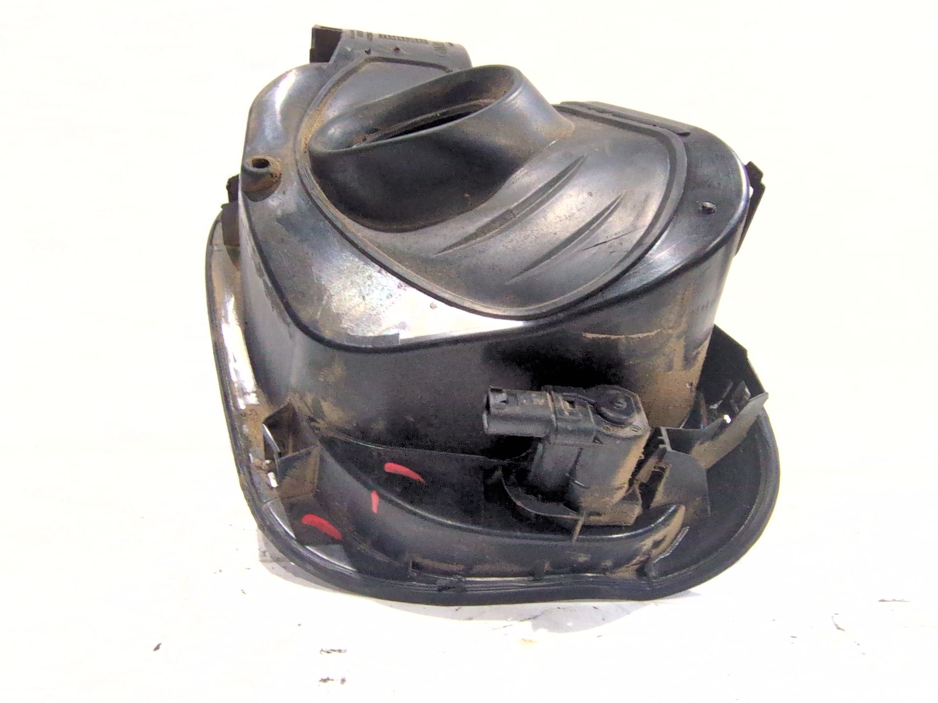 tapa_exterior_combustible_585301_opel_astra_k_sports_tourer_b16_1_6_cdti_35