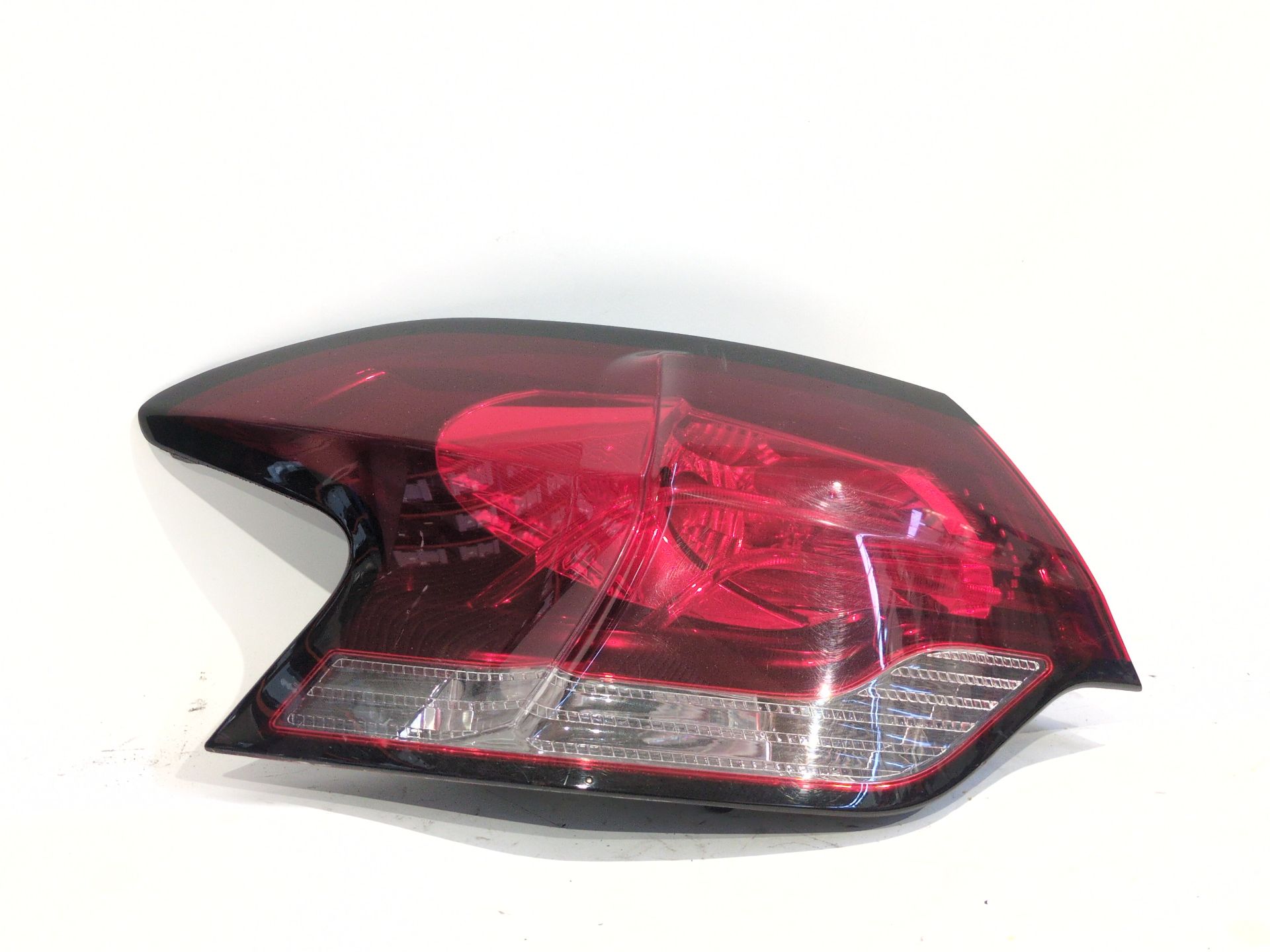 piloto_trasero_izquierdo_exterior_6350kt_6350_kt_citr_n_ds4_nx_1_6_hdi_115