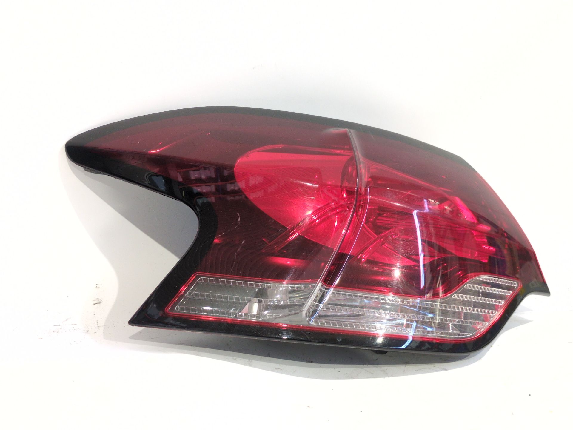 piloto_trasero_izquierdo_exterior_6350kt_6350_kt_citr_n_ds4_nx_1_6_hdi_115