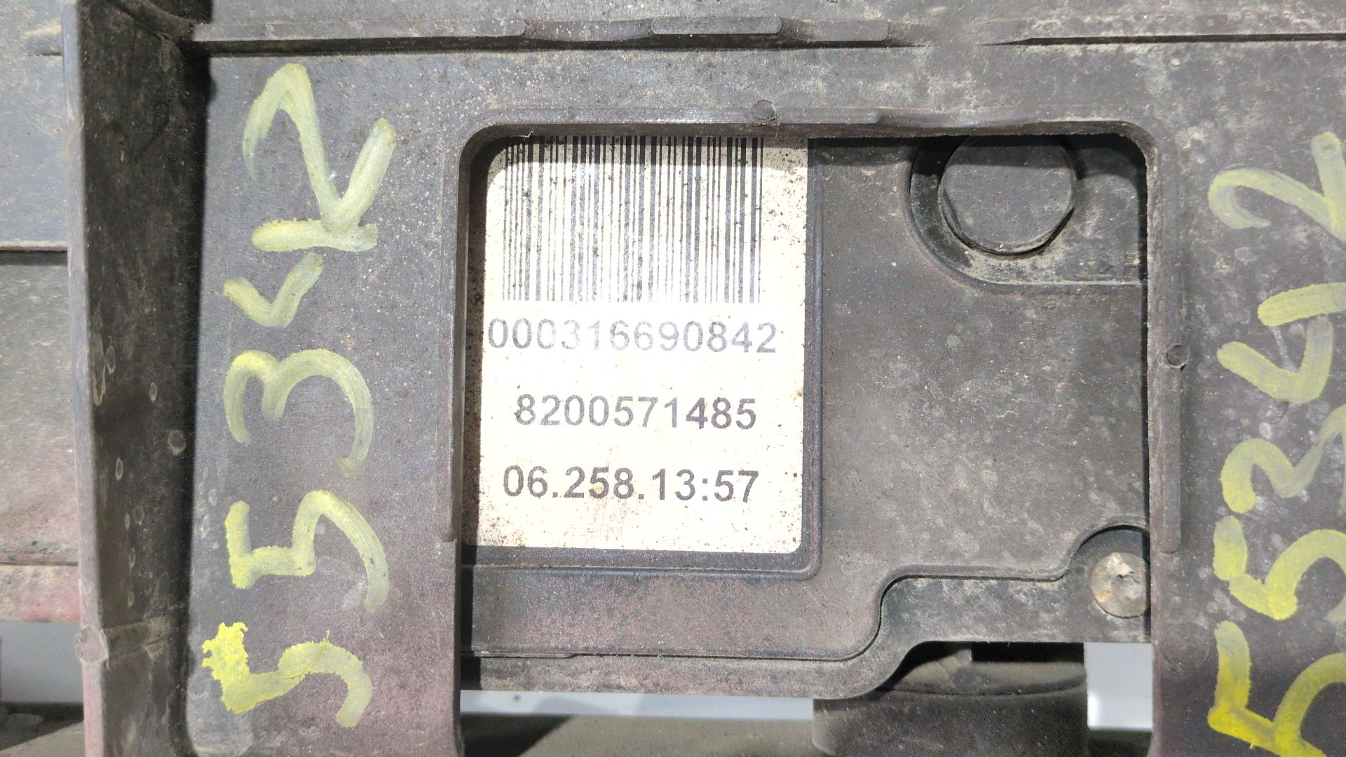 freno_de_mano_electrico_8200571485_000316690842_renault_scenic_ii_jm0_1_1_9_dci_jm14