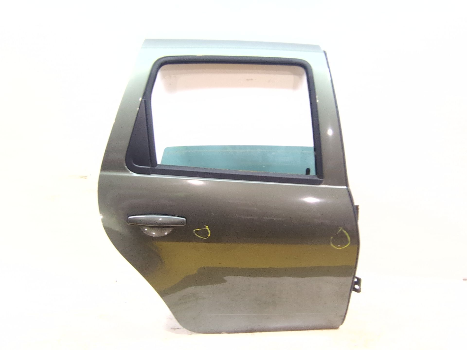 puerta_trasera_derecha_821007807r_olive_grey_bc_tec67_dacia_duster_hs_1_5_dci_4x4