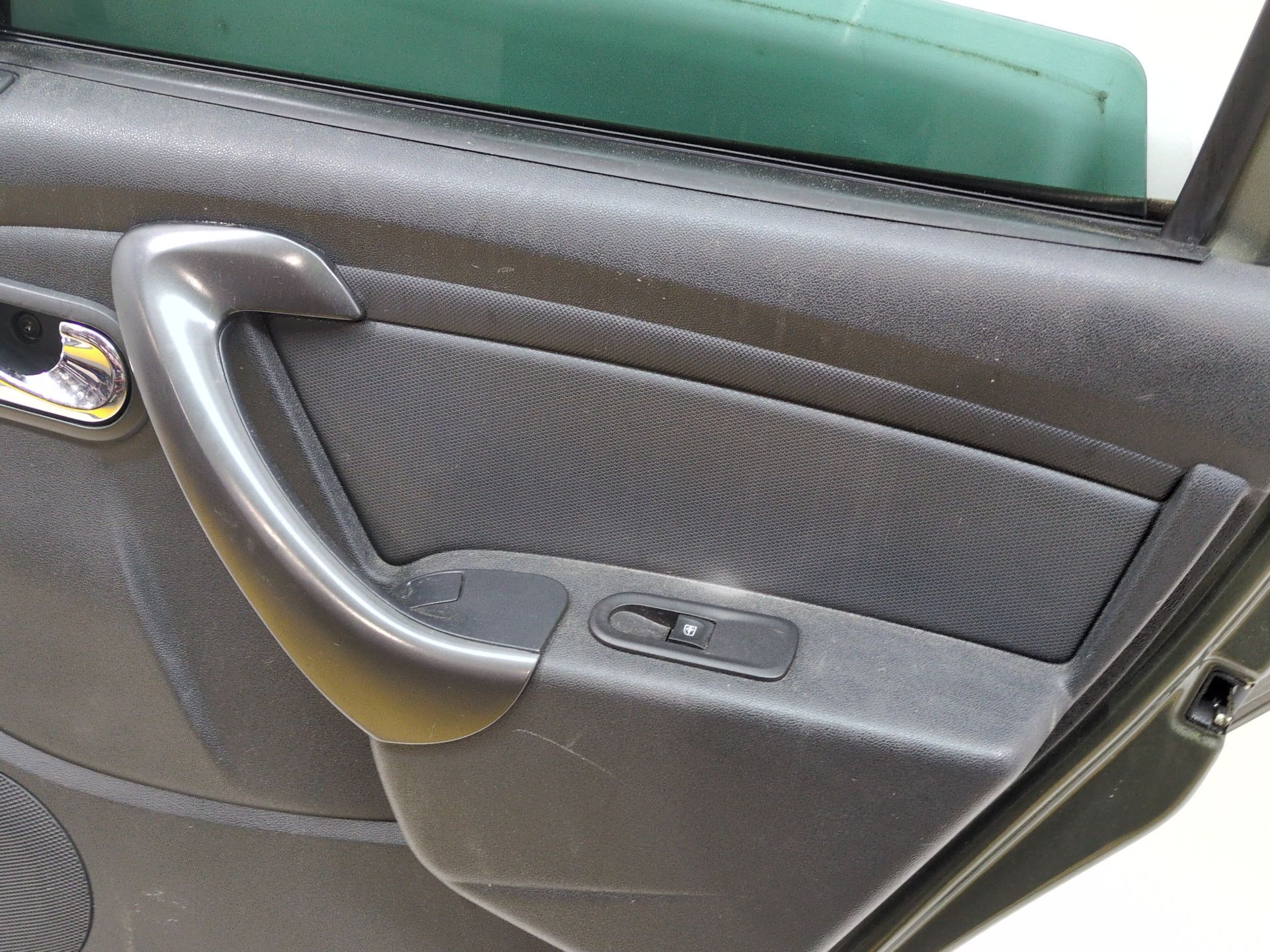 puerta_trasera_derecha_821007807r_olive_grey_bc_tec67_dacia_duster_hs_1_5_dci_4x4