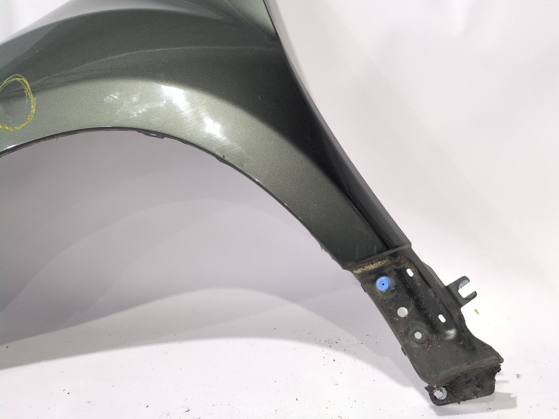 aleta_delantera_izquierda_631015821r_olive_grey_bc_tec67_dacia_duster_hs_1_5_dci_4x4