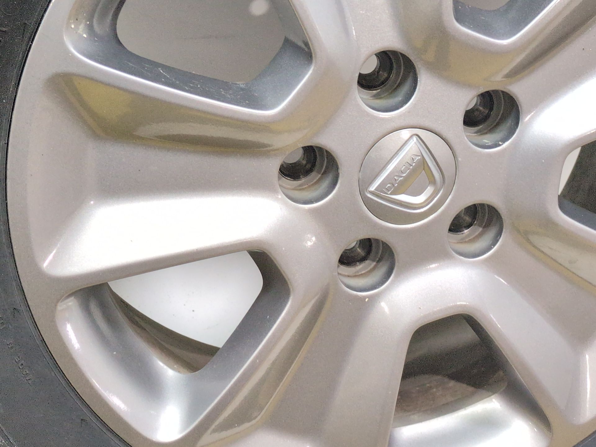 llanta_aluminio_403003157r_dacia_duster_hs_1_5_dci_4x4