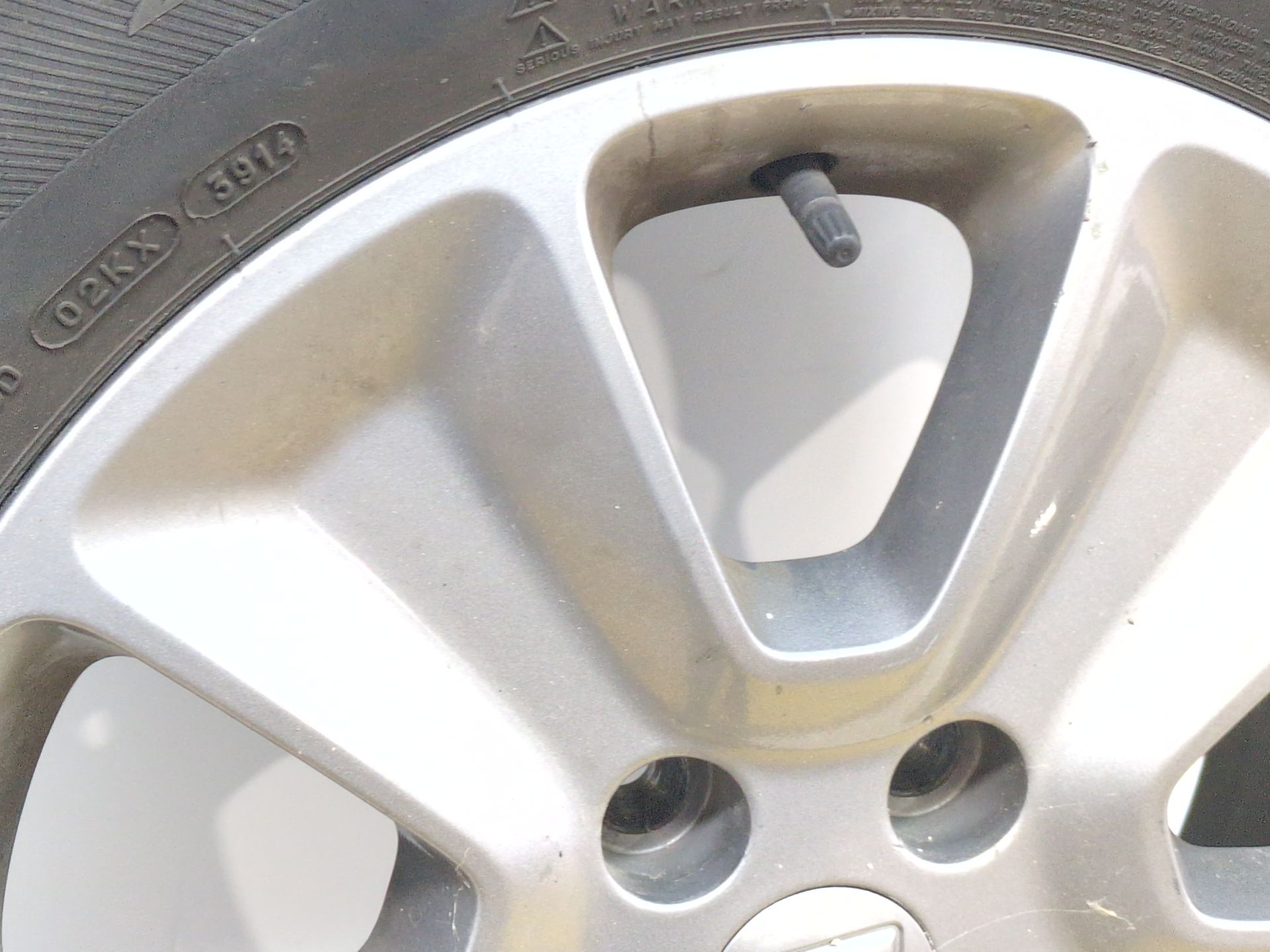 llanta_aluminio_403003157r_dacia_duster_hs_1_5_dci_4x4