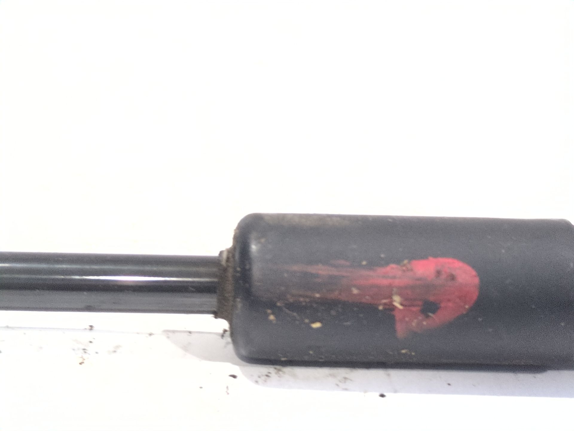 amortiguadores_capo_654712943r_dacia_duster_hs_1_5_dci_4x4