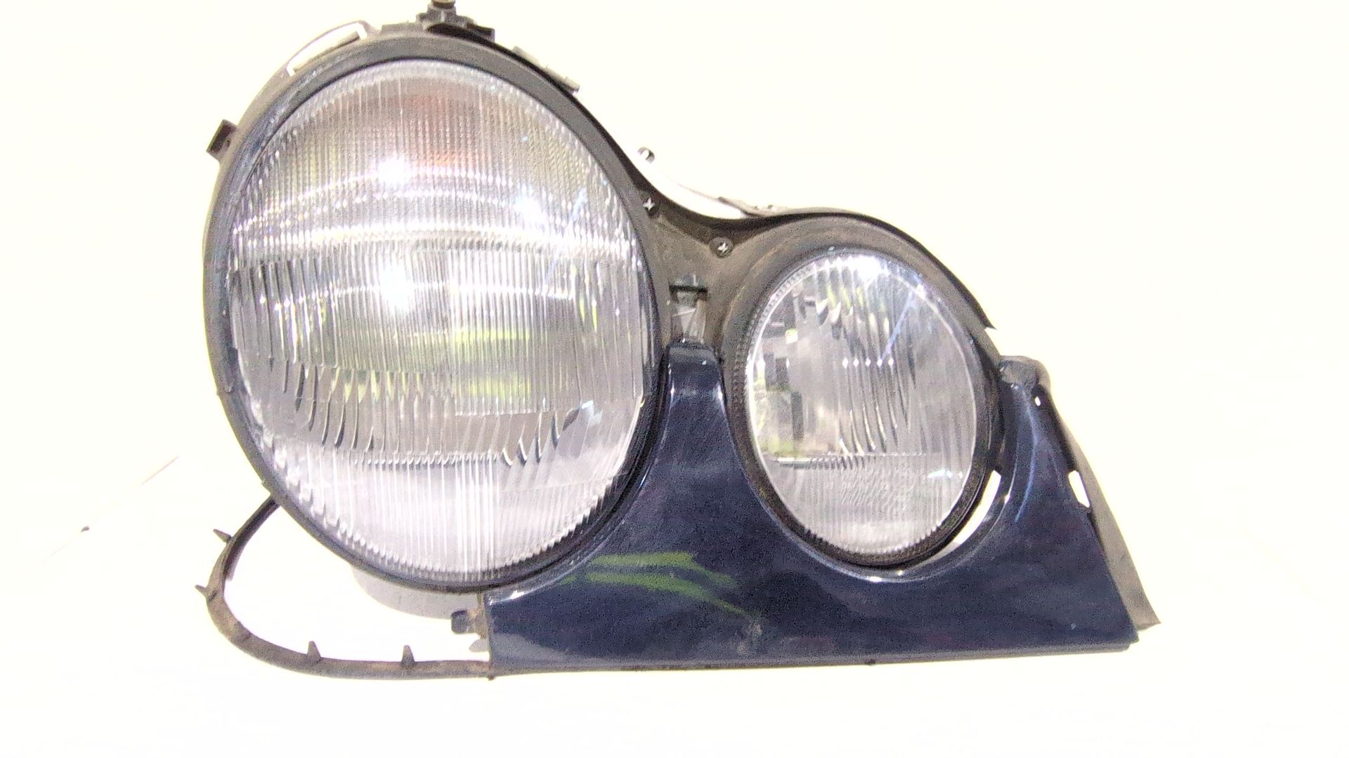 faro_derecho_2108200461_mercedes_benz_clase_e_w210_e_300_turbo_d_210_025