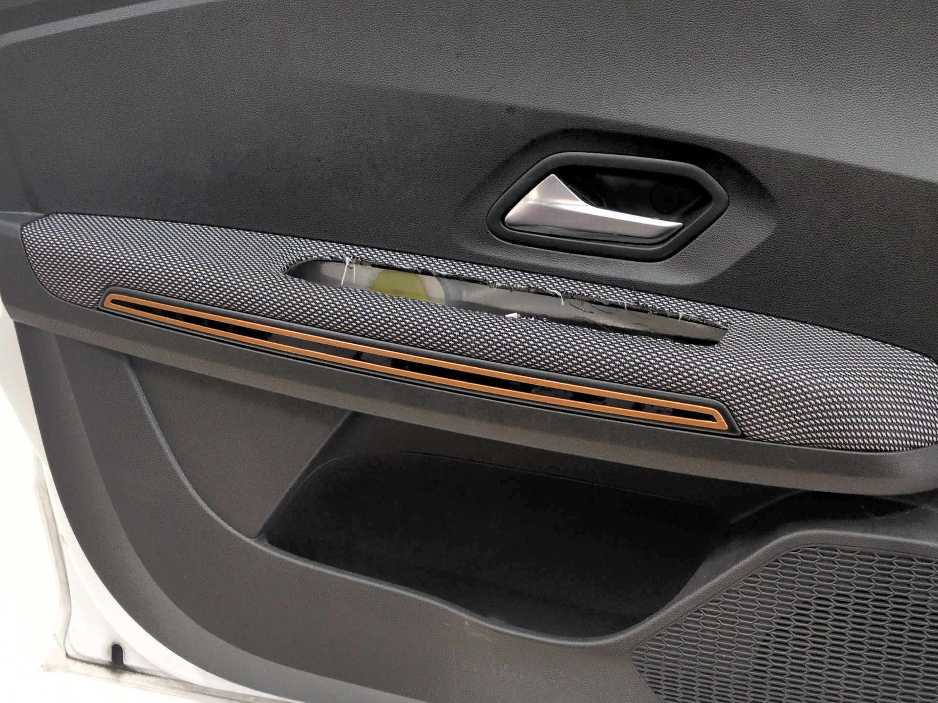 puerta_delantera_izquierda_801015888r_ice_white_bc_ov369_dacia_sandero_iii_1_0_tce_110