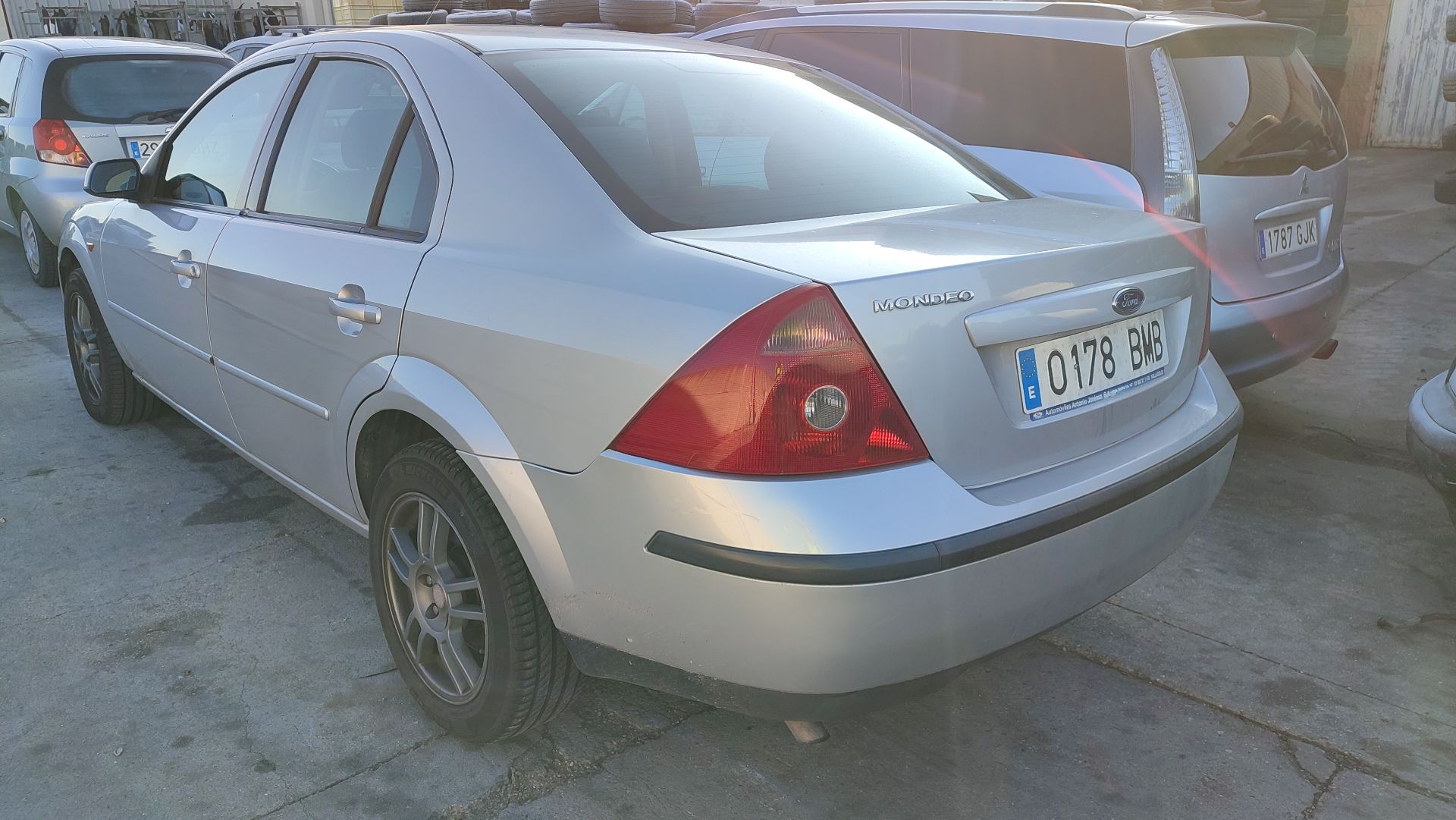 ford_mondeo_iii_sedan_b4y