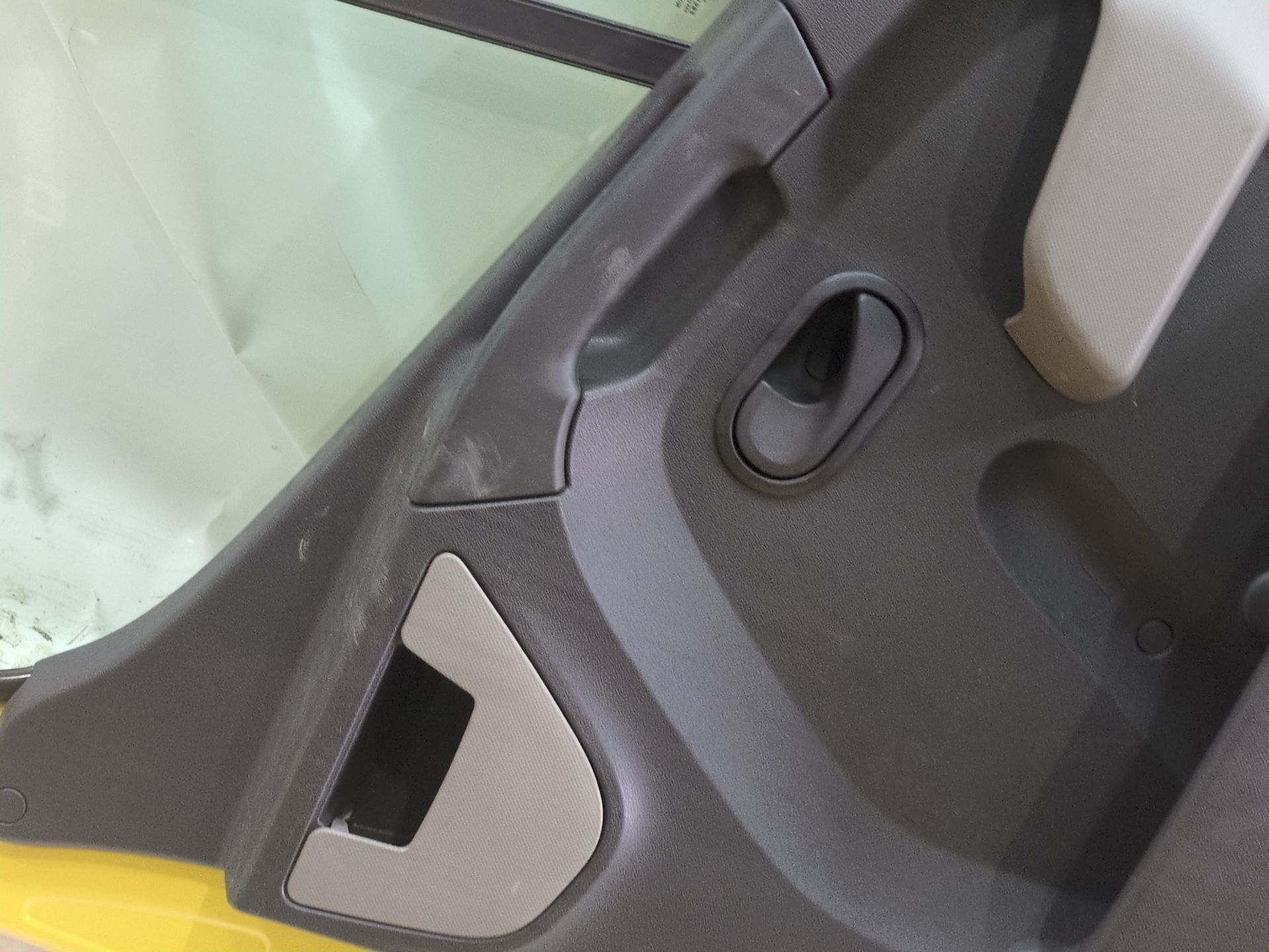 puerta_delantera_izquierda_801017005r_renault_master_iii_furgoneta_fv_2_3_dci_110_fwd_fv0r_fv0w