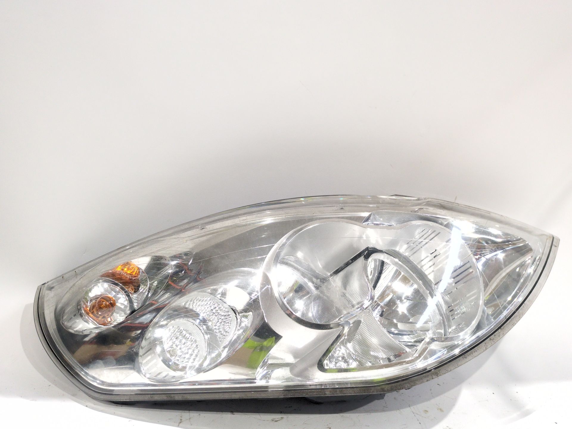 faro_derecho_260100049r_renault_master_iii_furgoneta_fv_2_3_dci_110_fwd_fv0r_fv0w