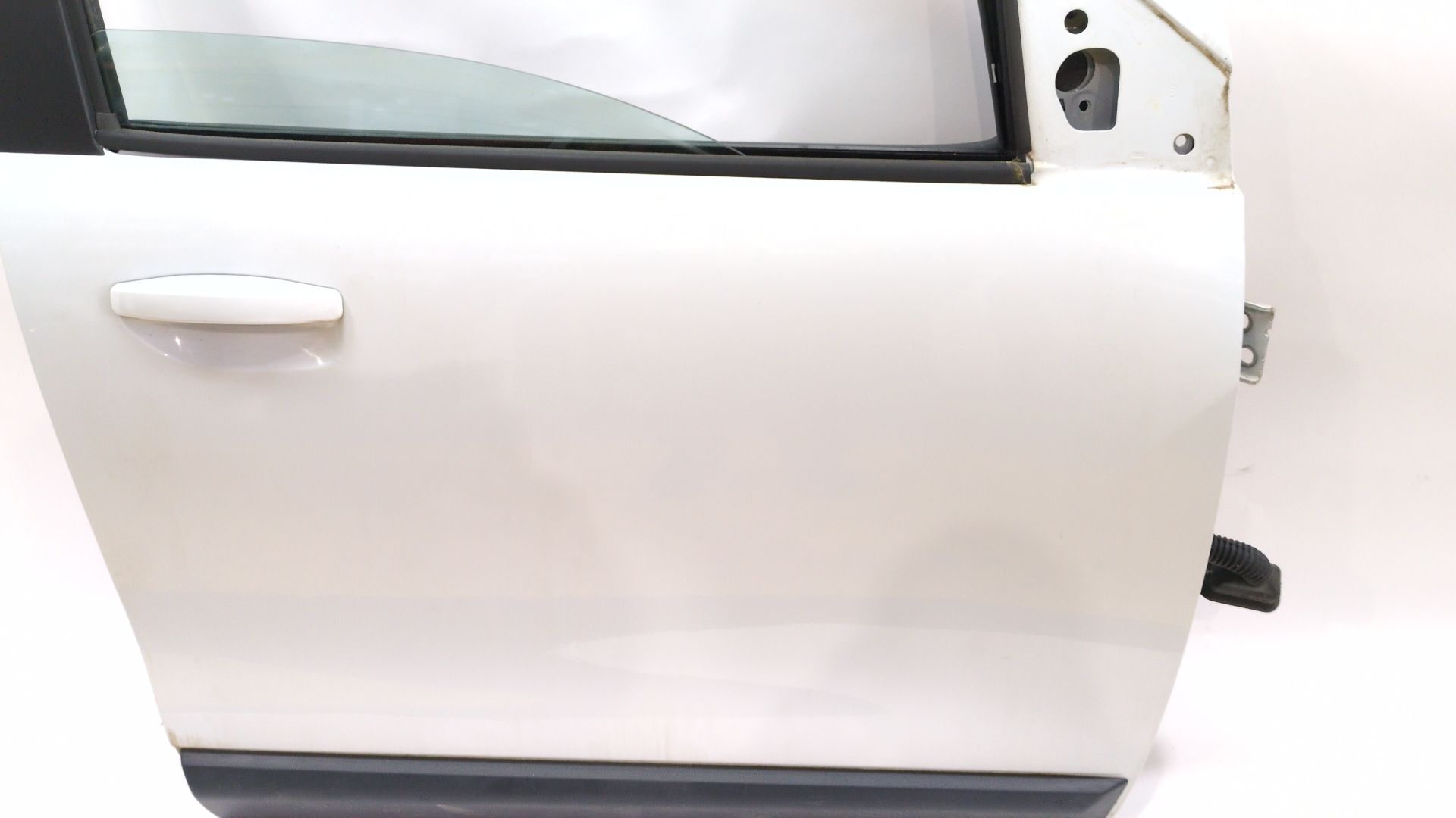 puerta_delantera_derecha_801008218r_ice_white_bc_ov369_dacia_lodgy_js_1_5_blue_dci_95_jsjl