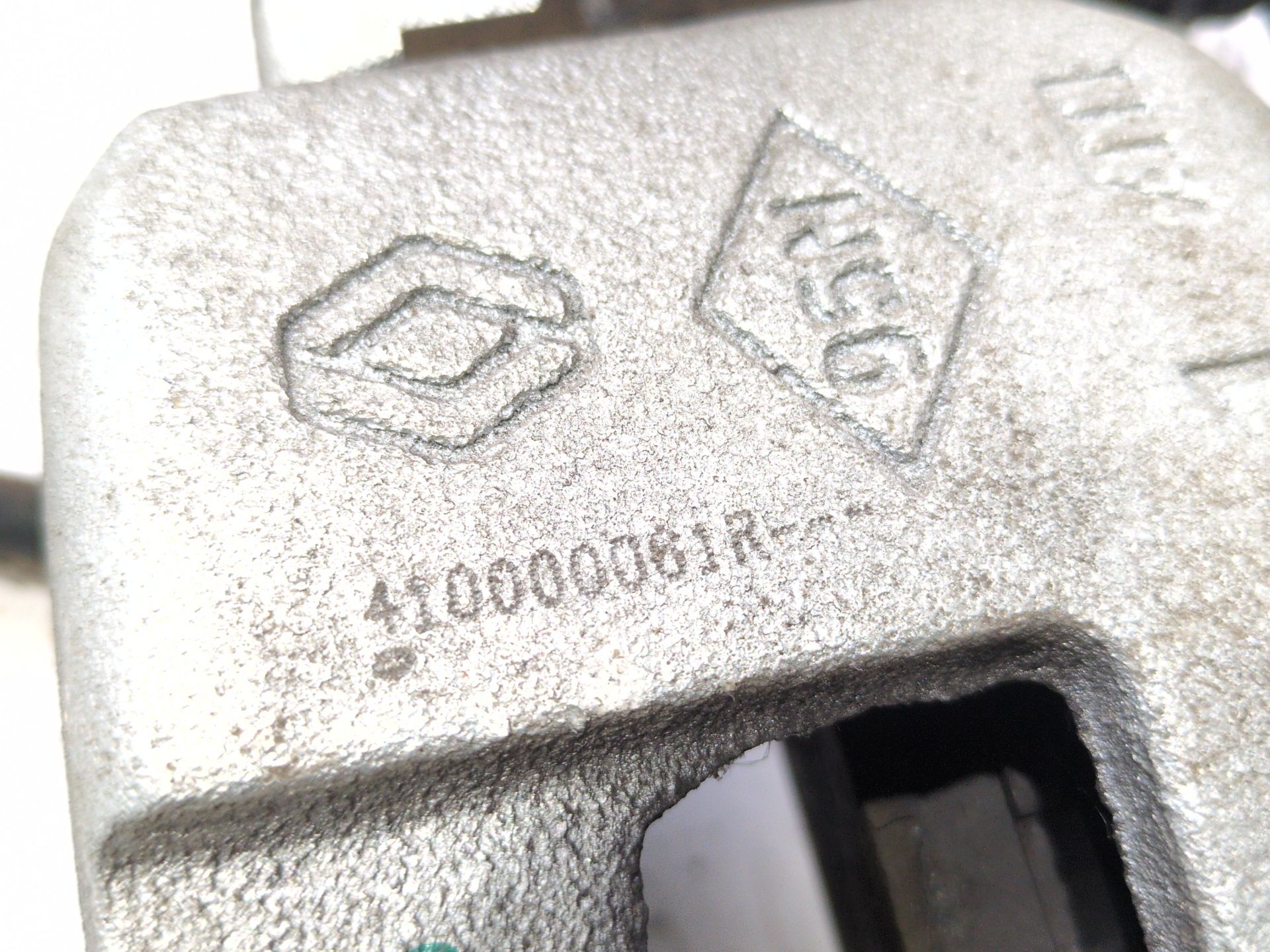 pinza_freno_delantera_derecha_410000061r_renault_scenic_iv_j9_1_7_blue_dci_120_j9a7_j9a8