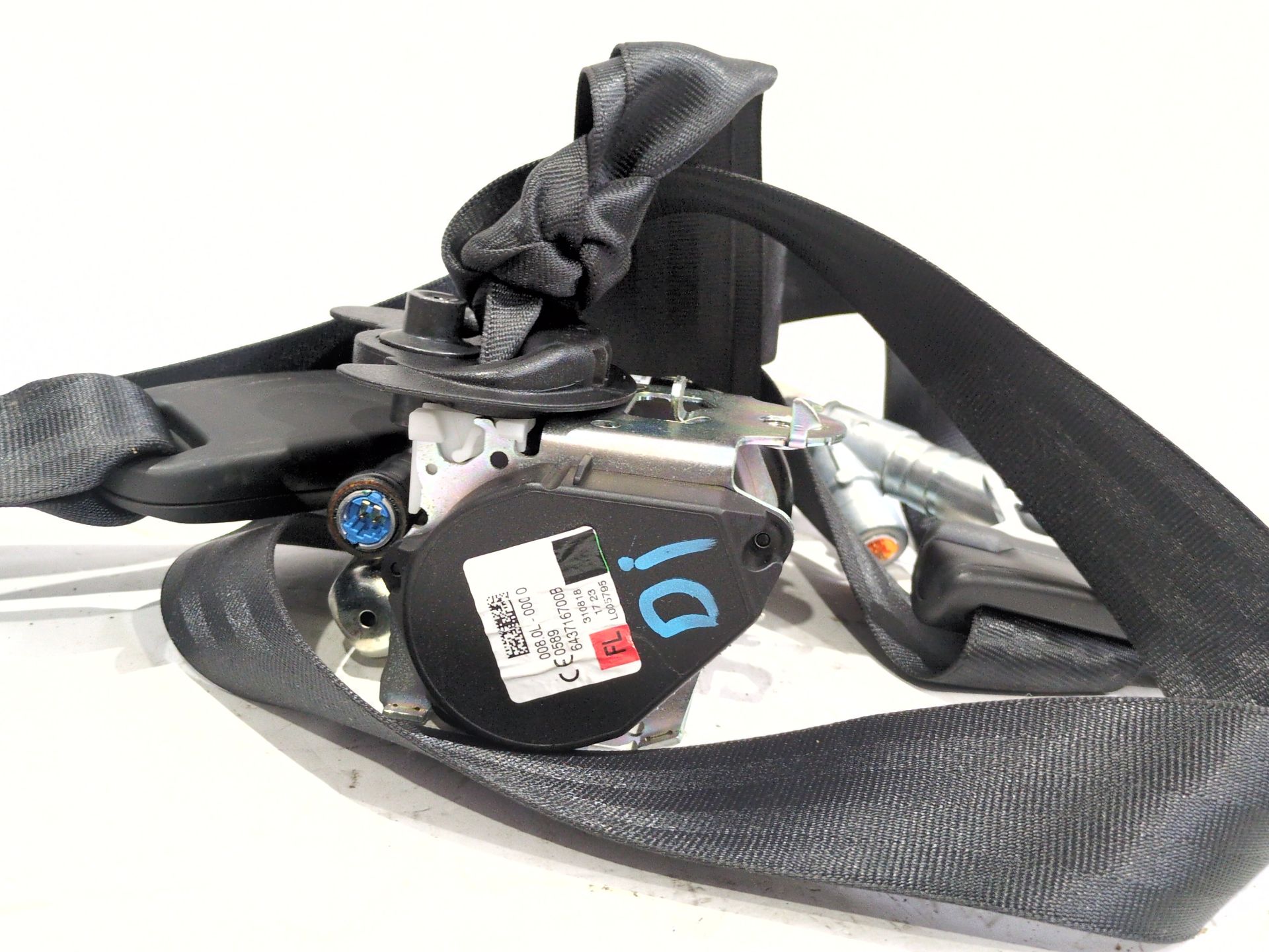 cinturon_seguridad_delantero_izquierdo_868854722r_renault_scenic_iv_j9_1_7_blue_dci_120_j9a7_j9a8