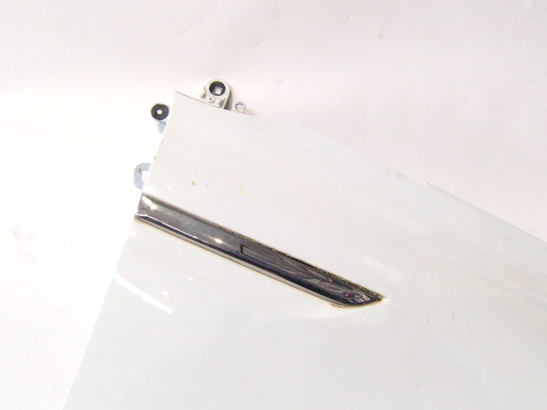 aleta_delantera_derecha_631005296r_renault_megane_iv_sedan_1_5_blue_dci_115_lva6