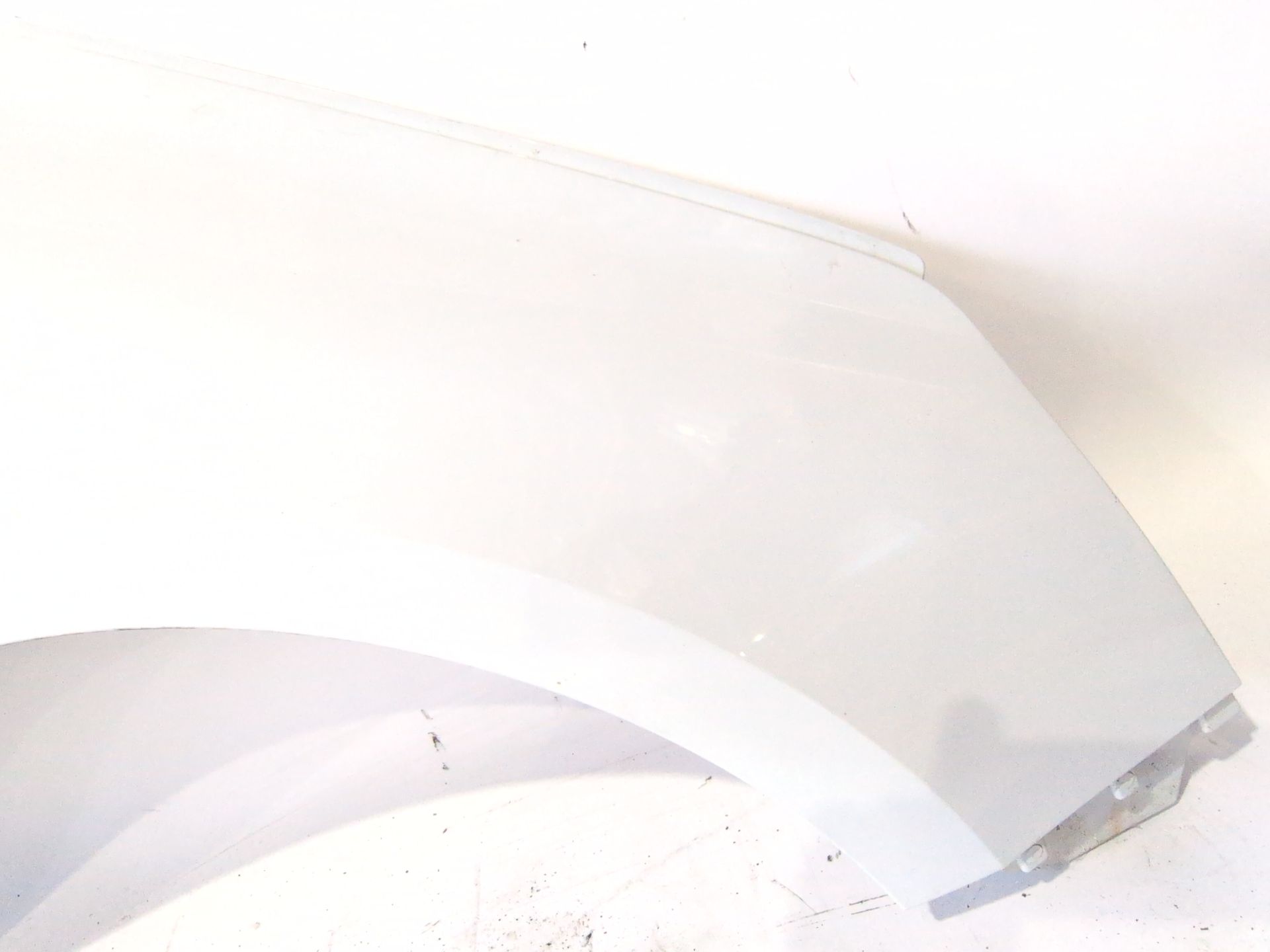 aleta_delantera_derecha_631005296r_renault_megane_iv_sedan_1_5_blue_dci_115_lva6