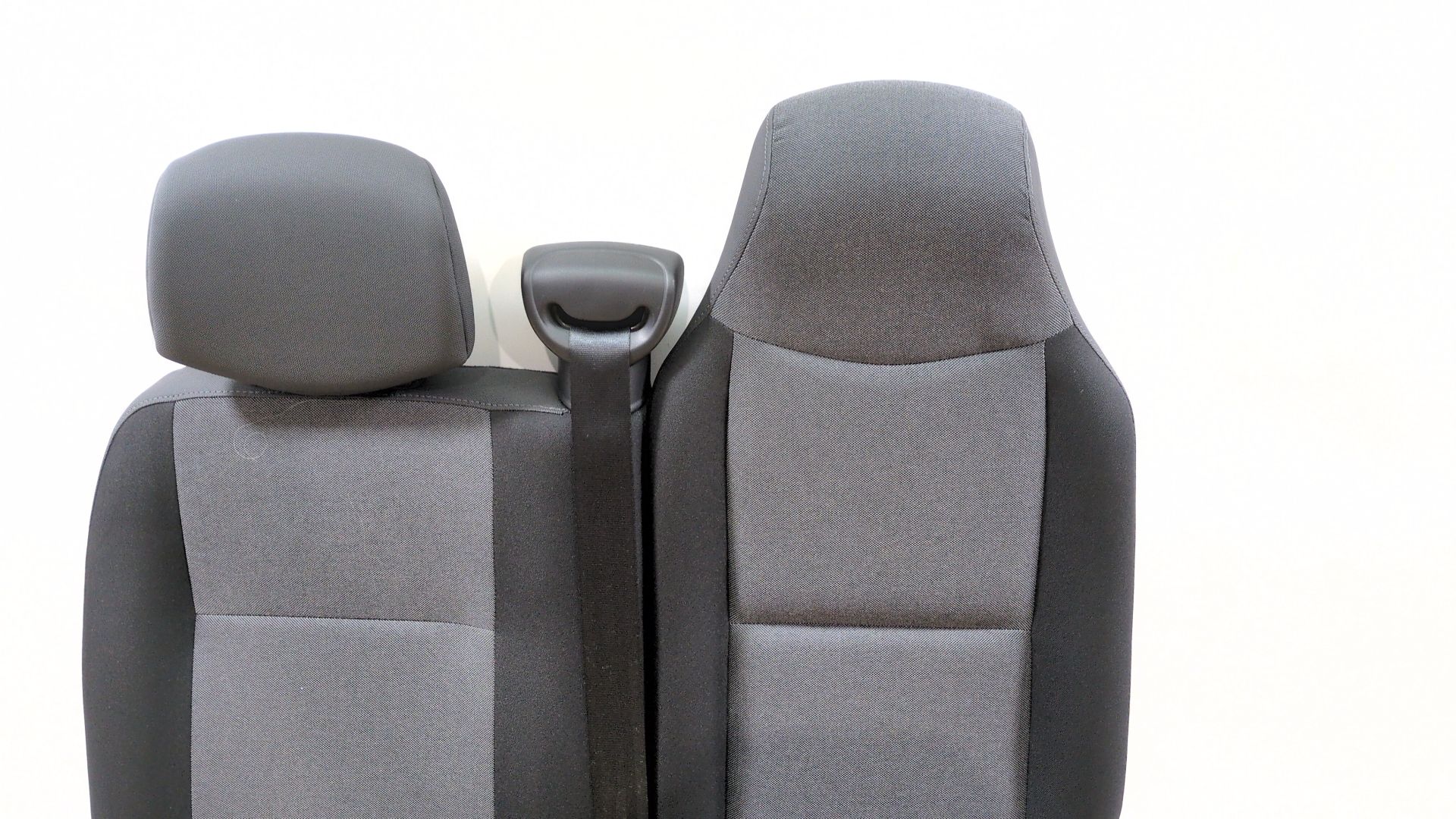 asiento_delantero_medio_y_derecho_870003714v_renault_master_iii_furgoneta_fv_2_3_dci_180_fwd_fv04